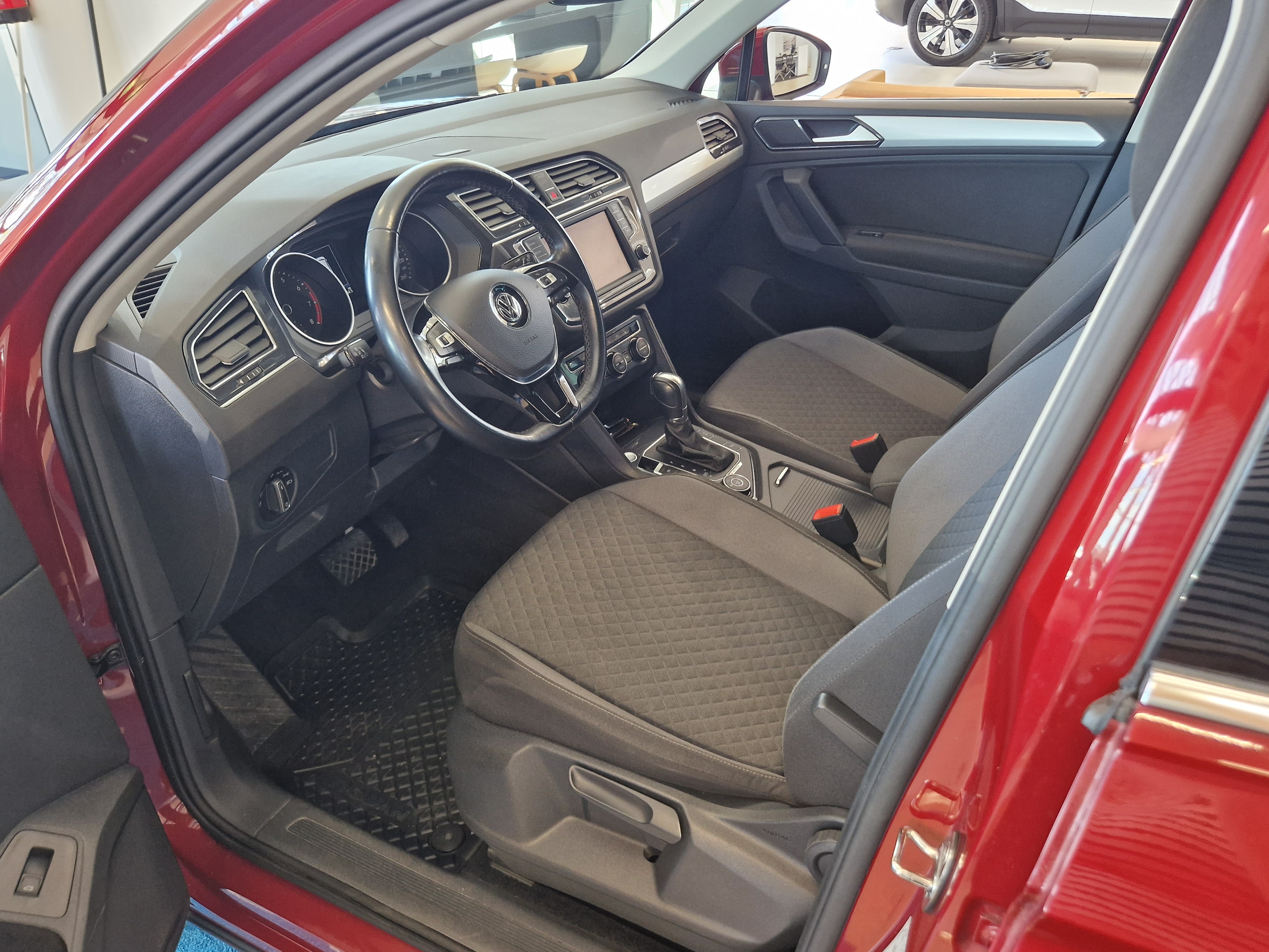 Volkswagen TIGUAN COMFORTLINE 1,4 TSI 110 KW (150 HV) 4MOTION DSG-AU