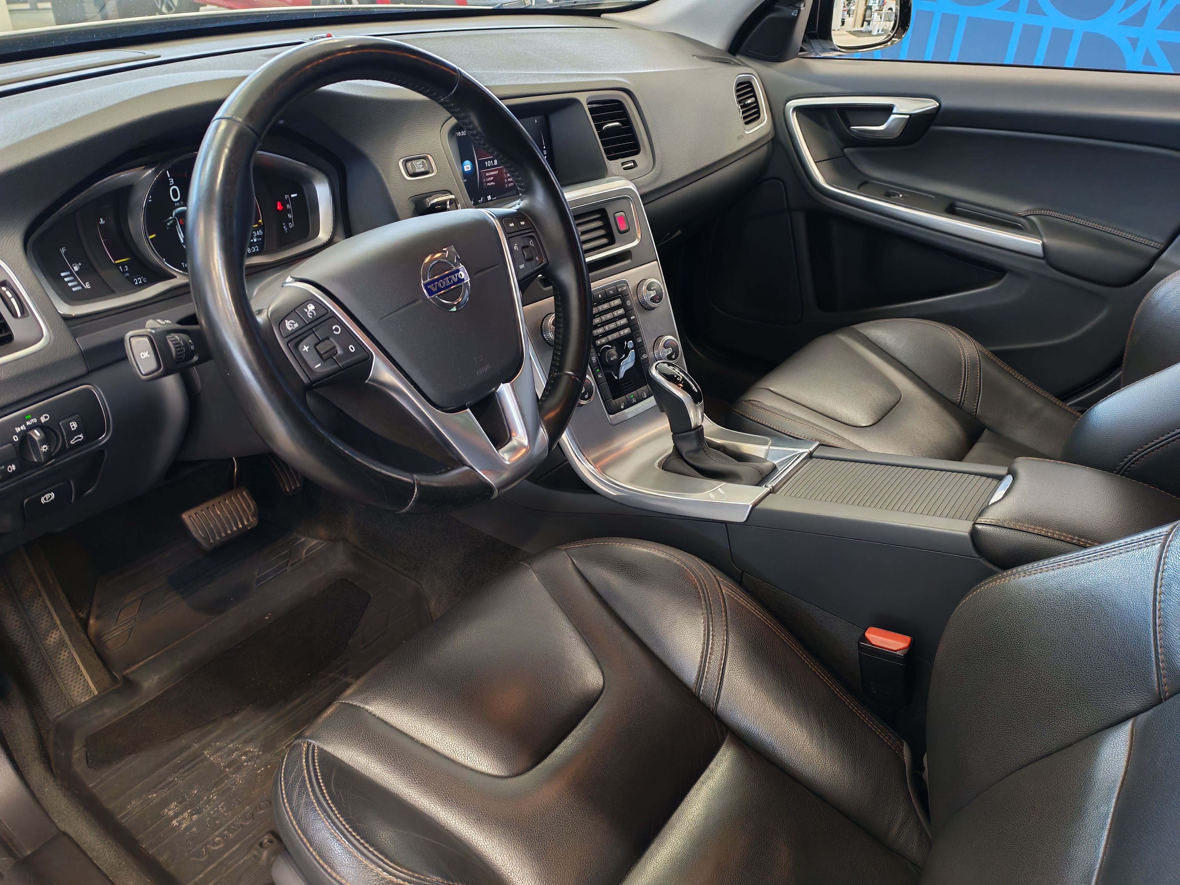 Volvo V60 CROSS COUNTRY D4 AWD SUMMUM AUT