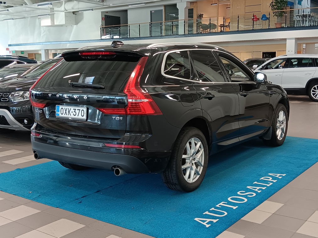 Volvo XC60 T8 AWD MOMENTUM