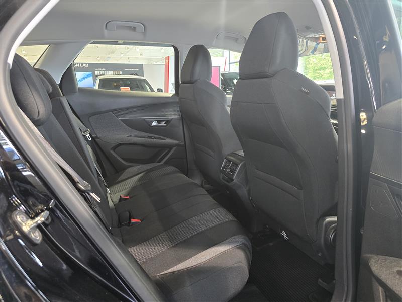 Peugeot 3008 ACTIVE PURETECH 130 AUT.