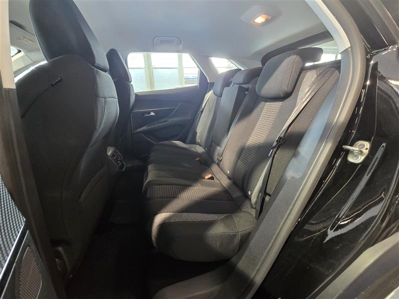 Peugeot 3008 ACTIVE PURETECH 130 AUT.