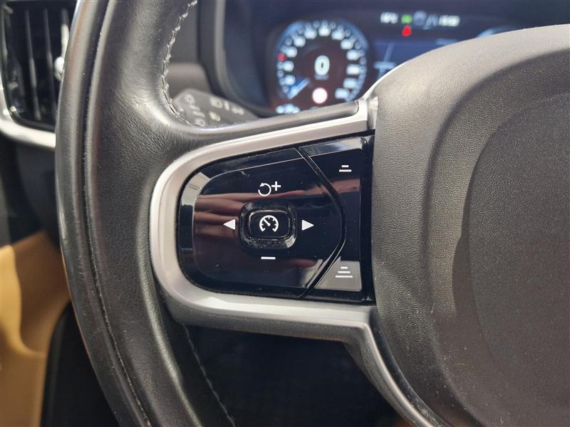 Volvo V90 CROSS COUNTRY D4 AWD PRO AUT. TAKUU 12KK/20TKM