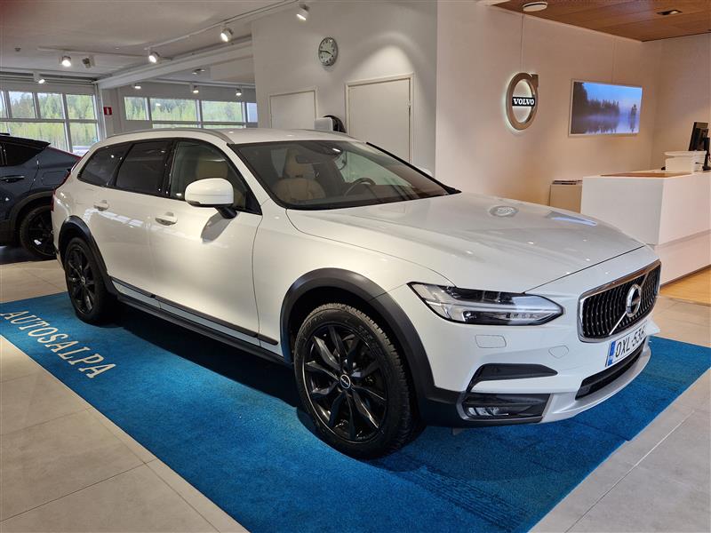 Volvo V90 Cross Country 2018, kuva 2/25