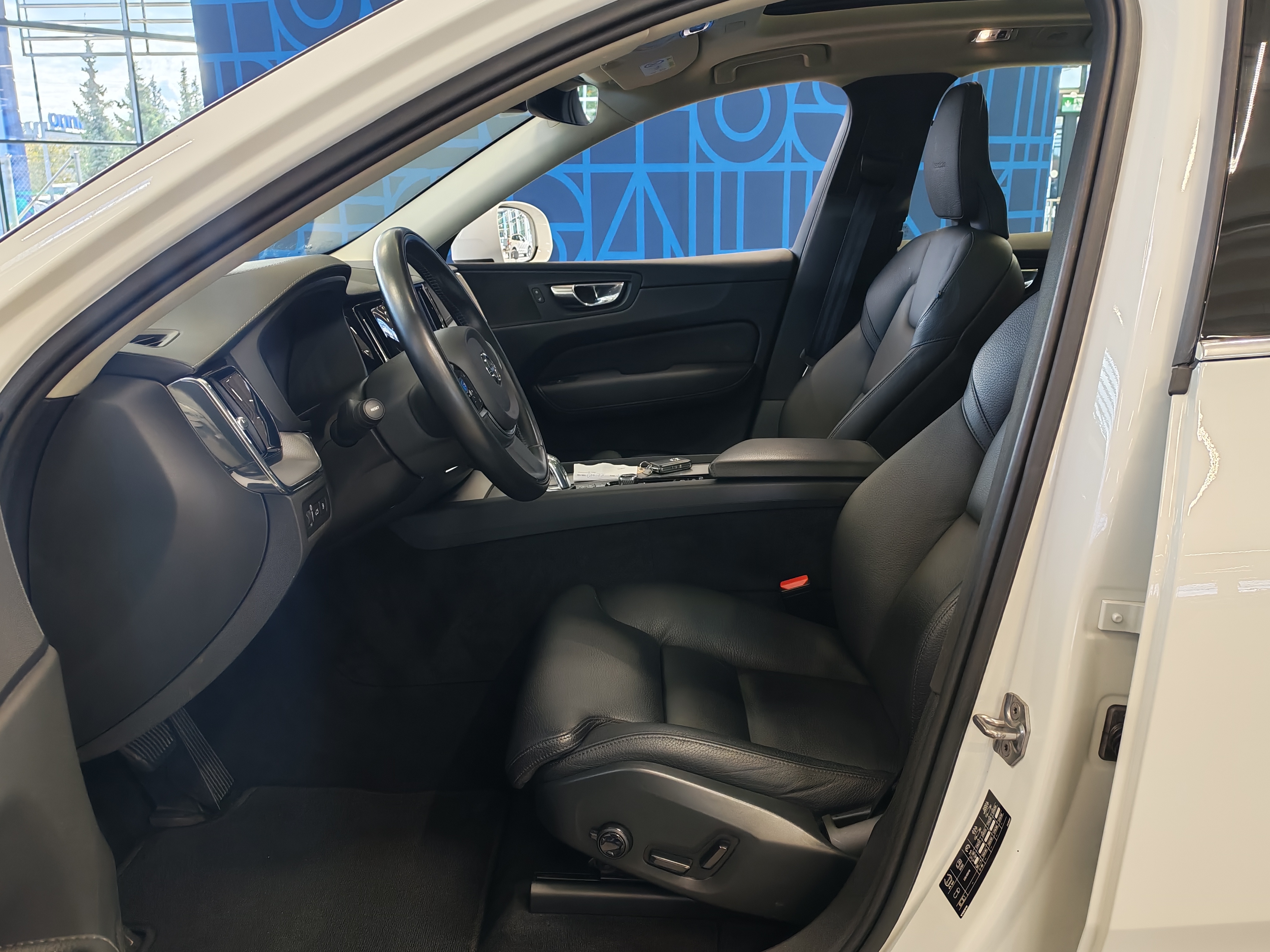 Volvo XC60 T8 AWD Inscription aut 2019, kuva 3/21