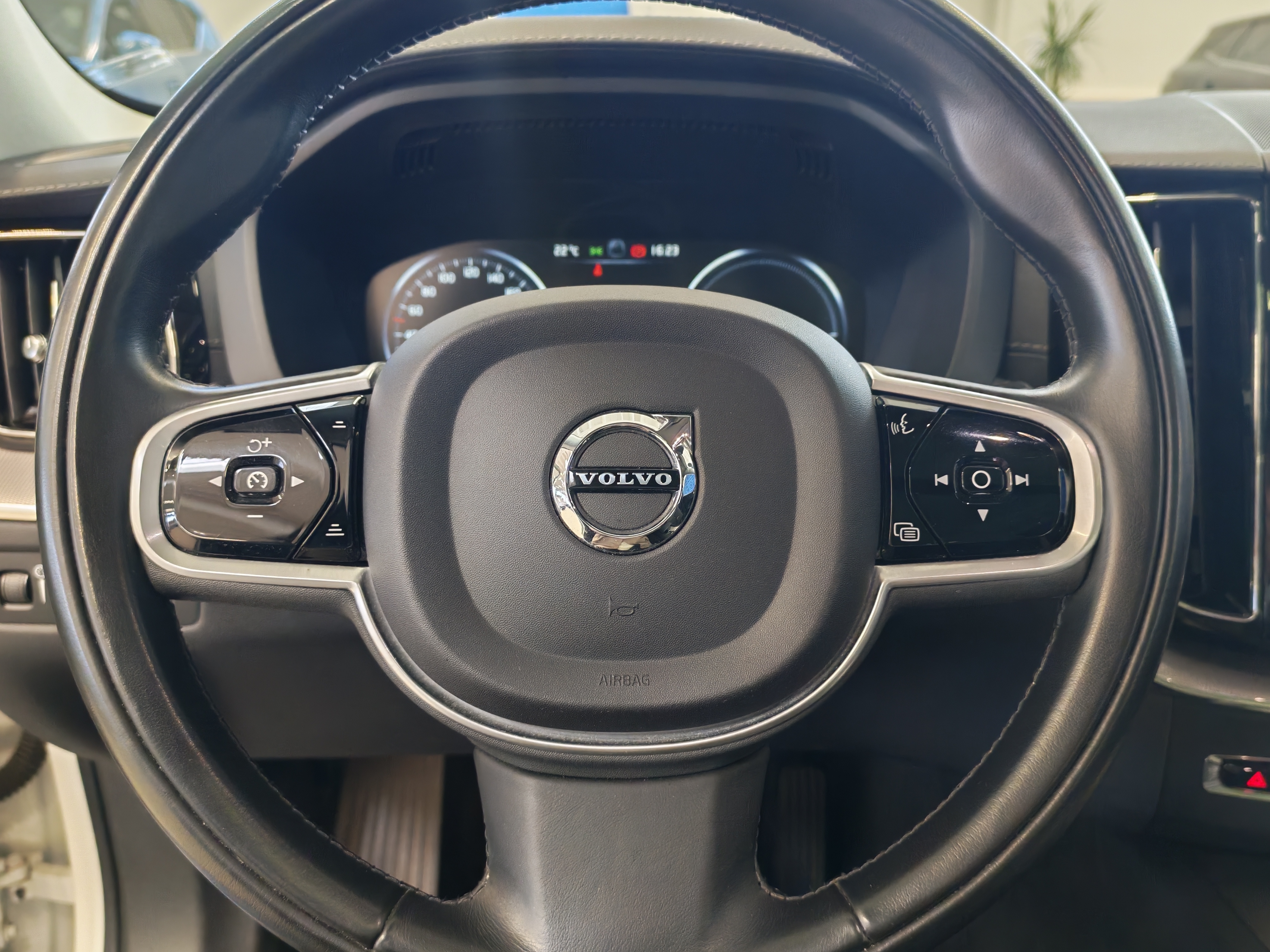 Volvo XC60 T8 AWD Inscription aut 2019, kuva 5/21