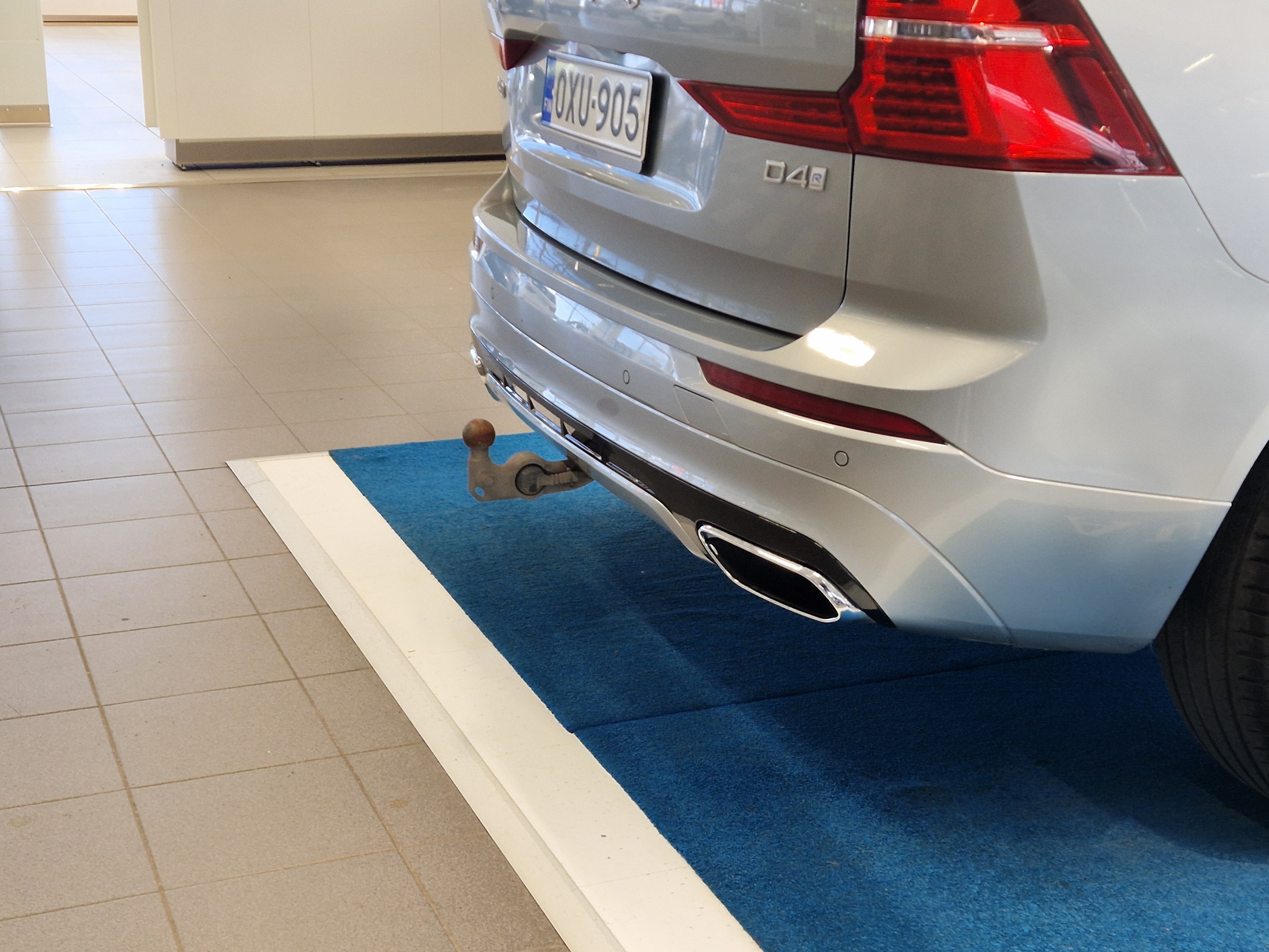 Volvo XC60 D4 BUSINESS R-DESIGN AUT TAKUU 12KK/20TKM