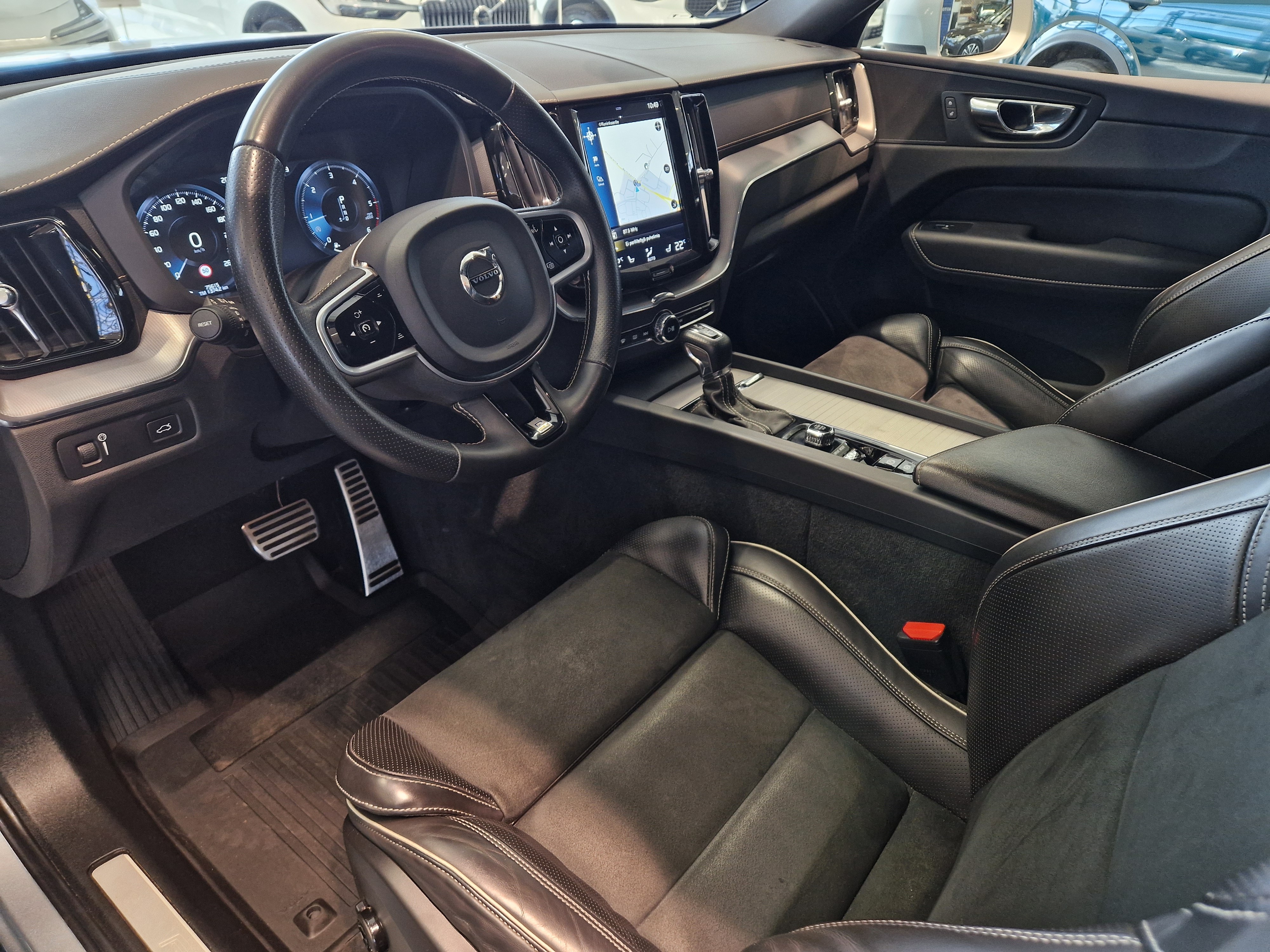 Volvo XC60 D4 BUSINESS R-DESIGN AUT TAKUU 12KK/20TKM