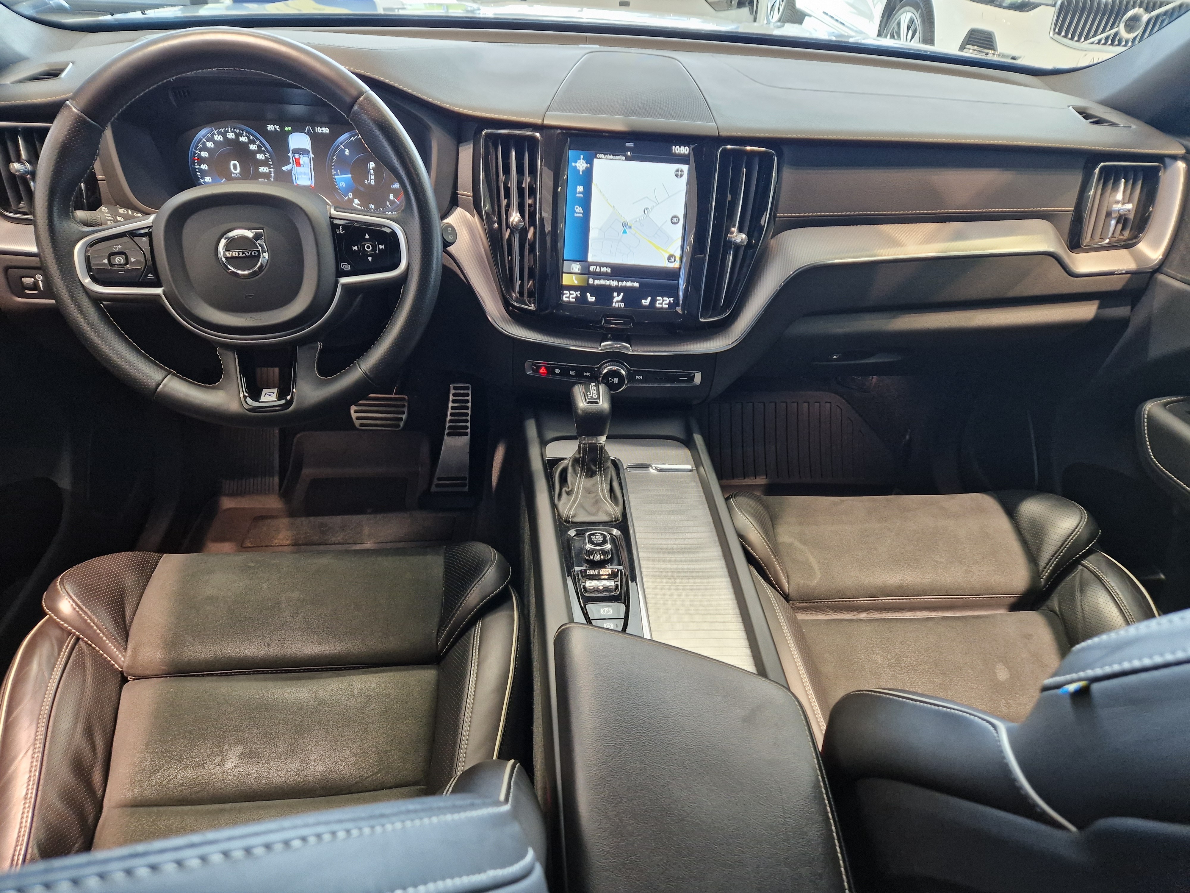 Volvo XC60 D4 BUSINESS R-DESIGN AUT TAKUU 12KK/20TKM