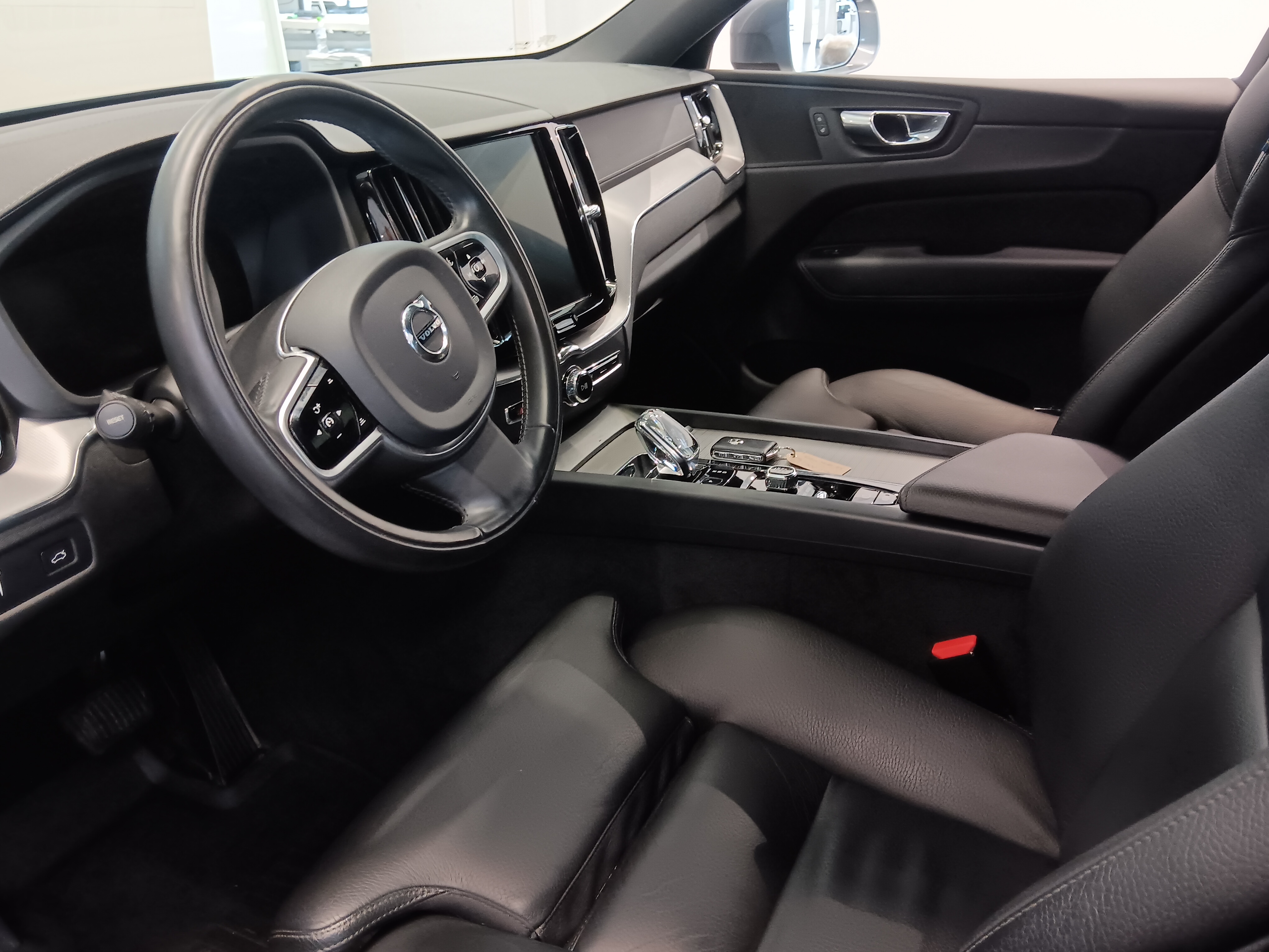 Volvo XC60 B4 AWD MHEV Inscription aut 2020, kuva 7/22