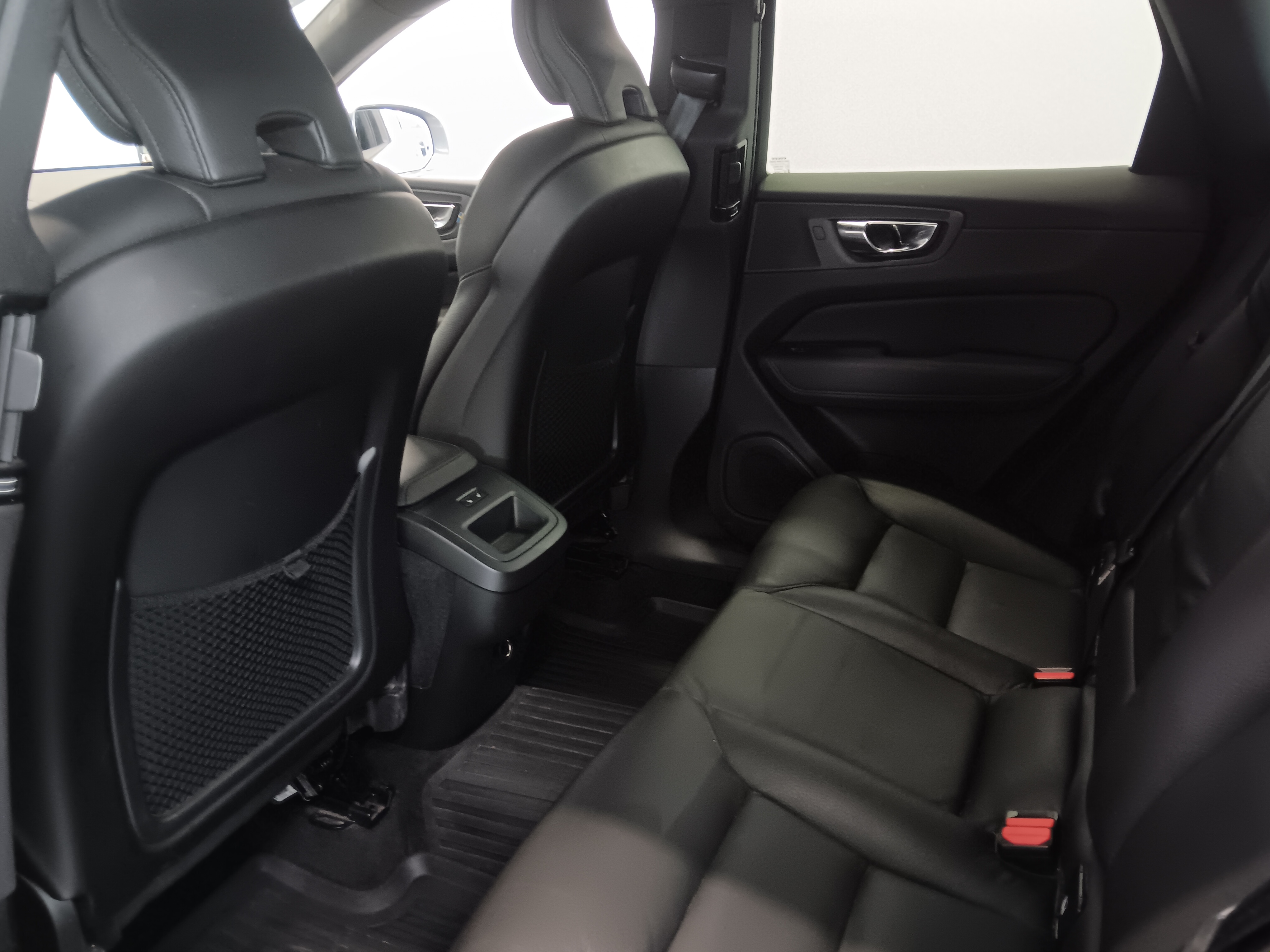 Volvo XC60 B4 AWD MHEV INSCRIPTION AUT TAKUU 12KK/20TKM