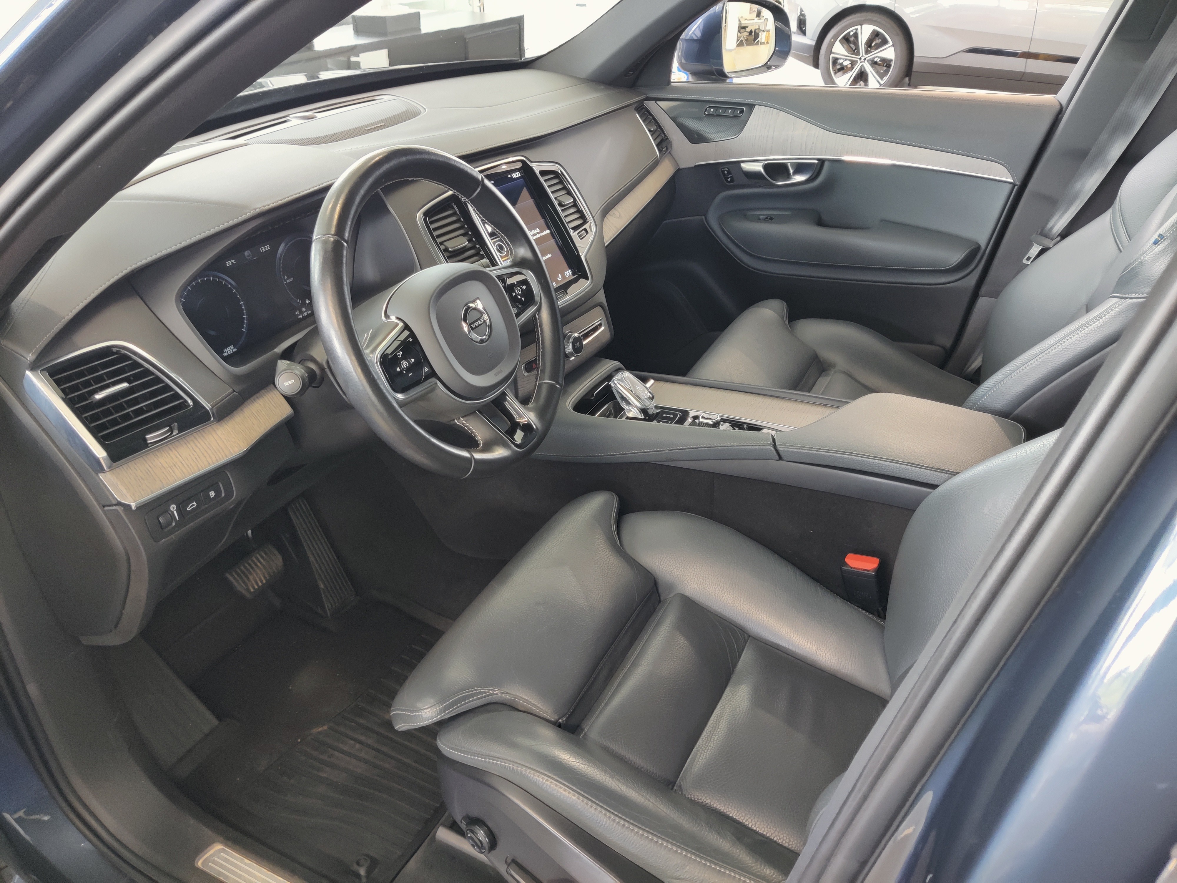 Volvo XC90 2020, kuva 3/22