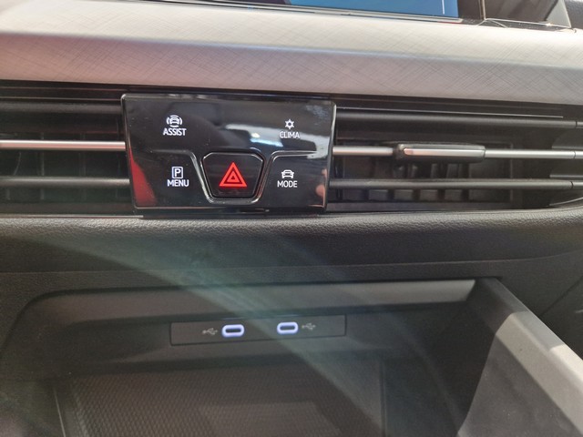 Volkswagen GOLF FIRST EDITION 1,5 ETSI 110 KW (MHEV) DSG-AUTOMAATT