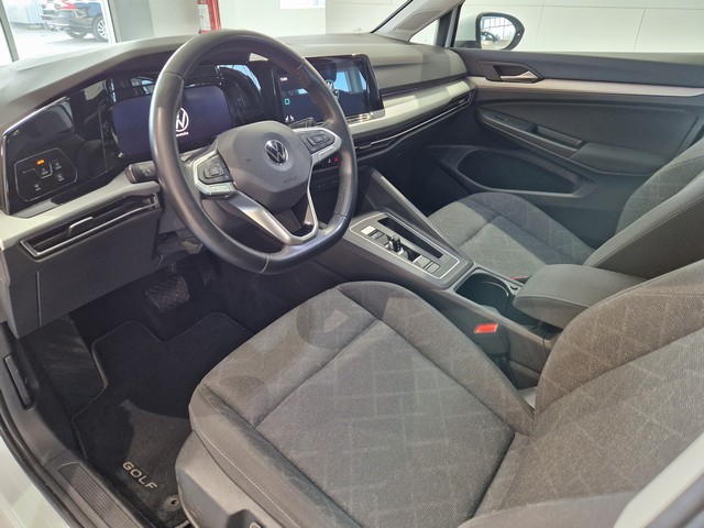 Volkswagen GOLF FIRST EDITION 1,5 ETSI 110 KW (MHEV) DSG-AUTOMAATT