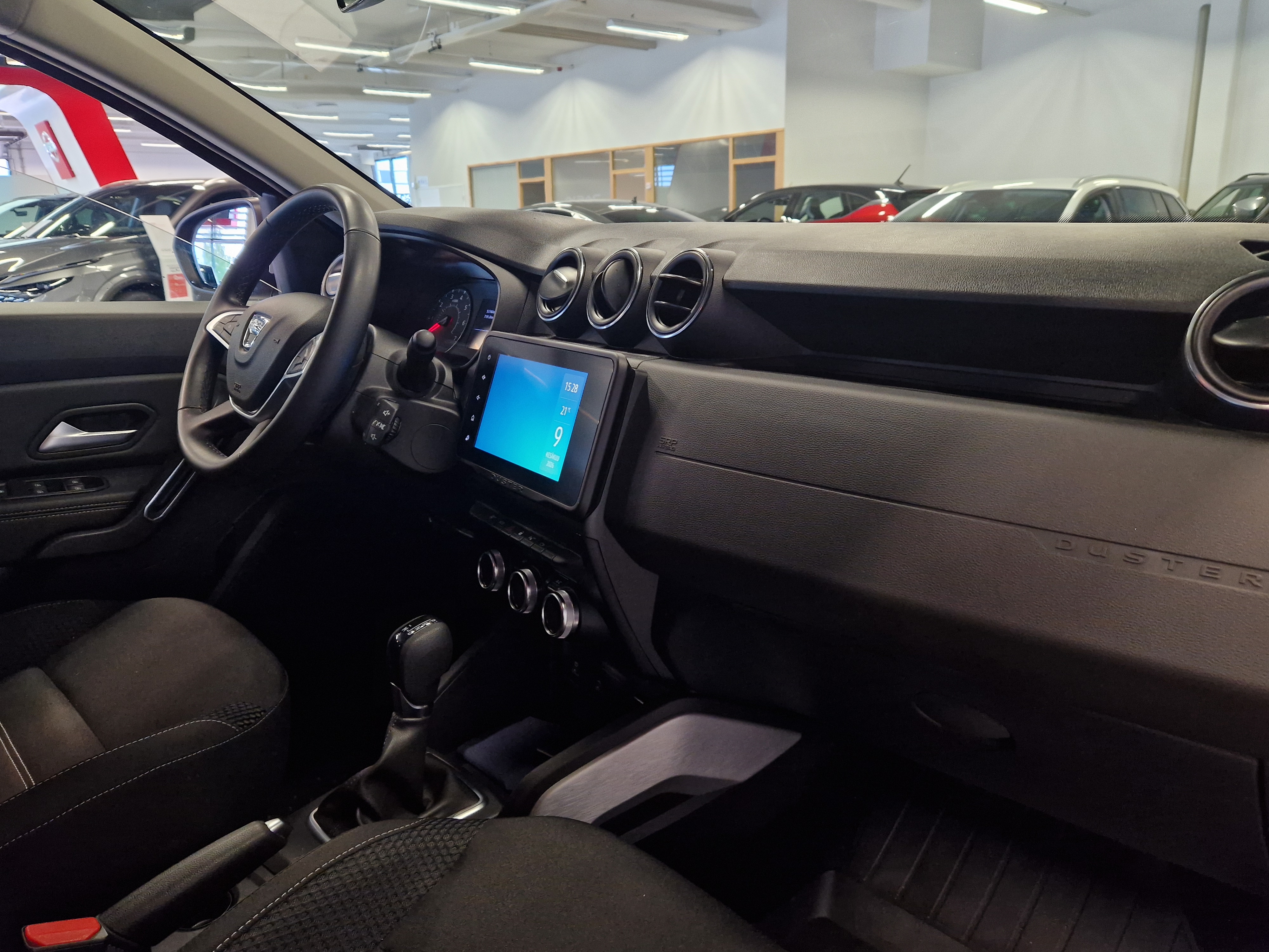 Dacia DUSTER TCE 150 4X2 AUT PRESTIGE TAKUU 12KK/20TKM.