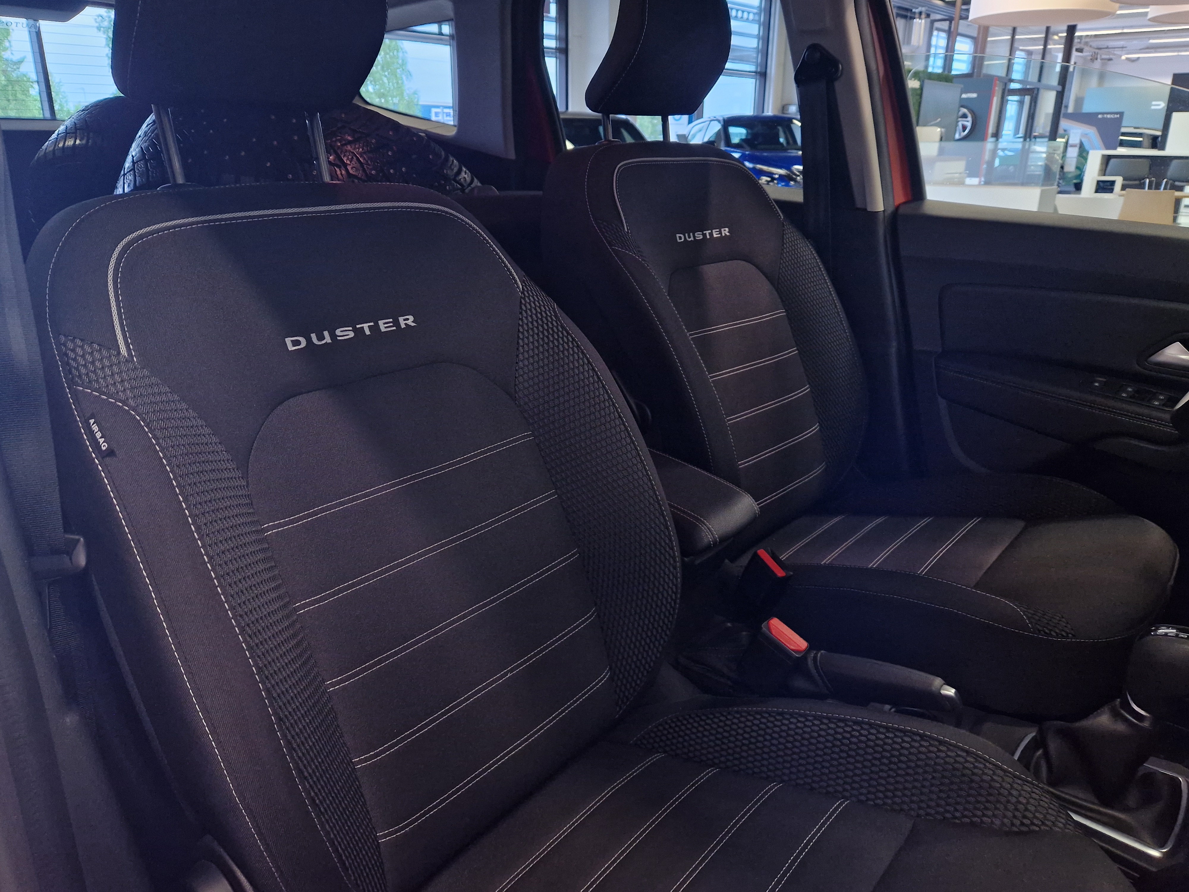 Dacia DUSTER TCE 150 4X2 AUT PRESTIGE TAKUU 12KK/20TKM.