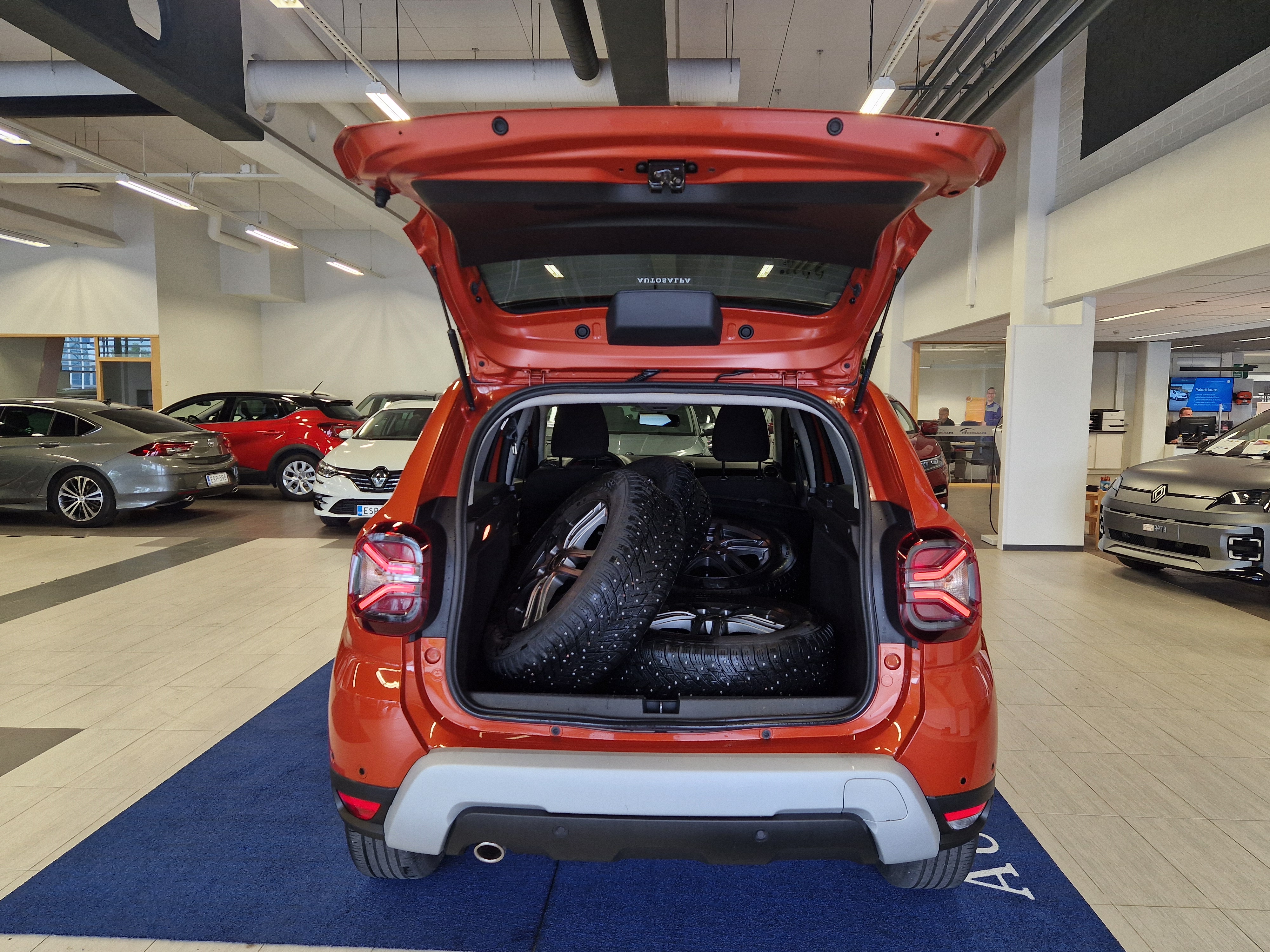 Dacia DUSTER TCE 150 4X2 AUT PRESTIGE TAKUU 12KK/20TKM.