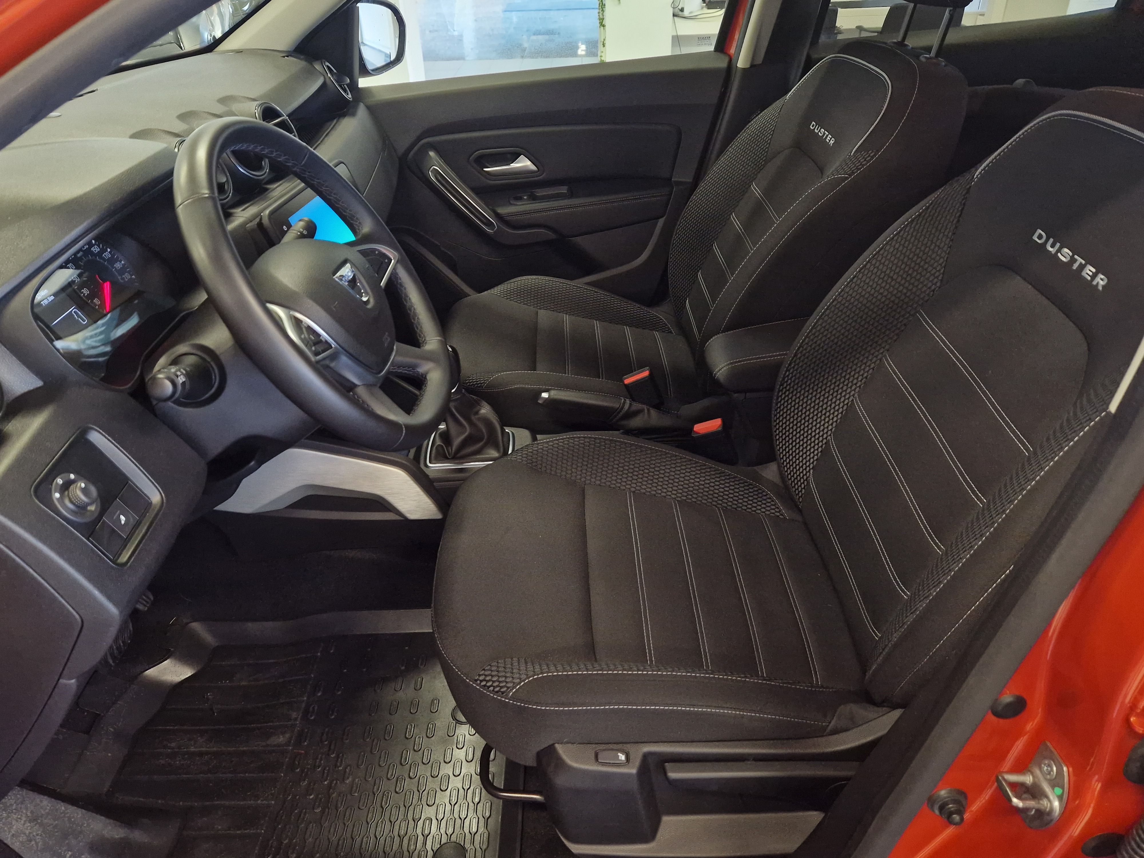Dacia DUSTER TCE 150 4X2 AUT PRESTIGE TAKUU 12KK/20TKM.