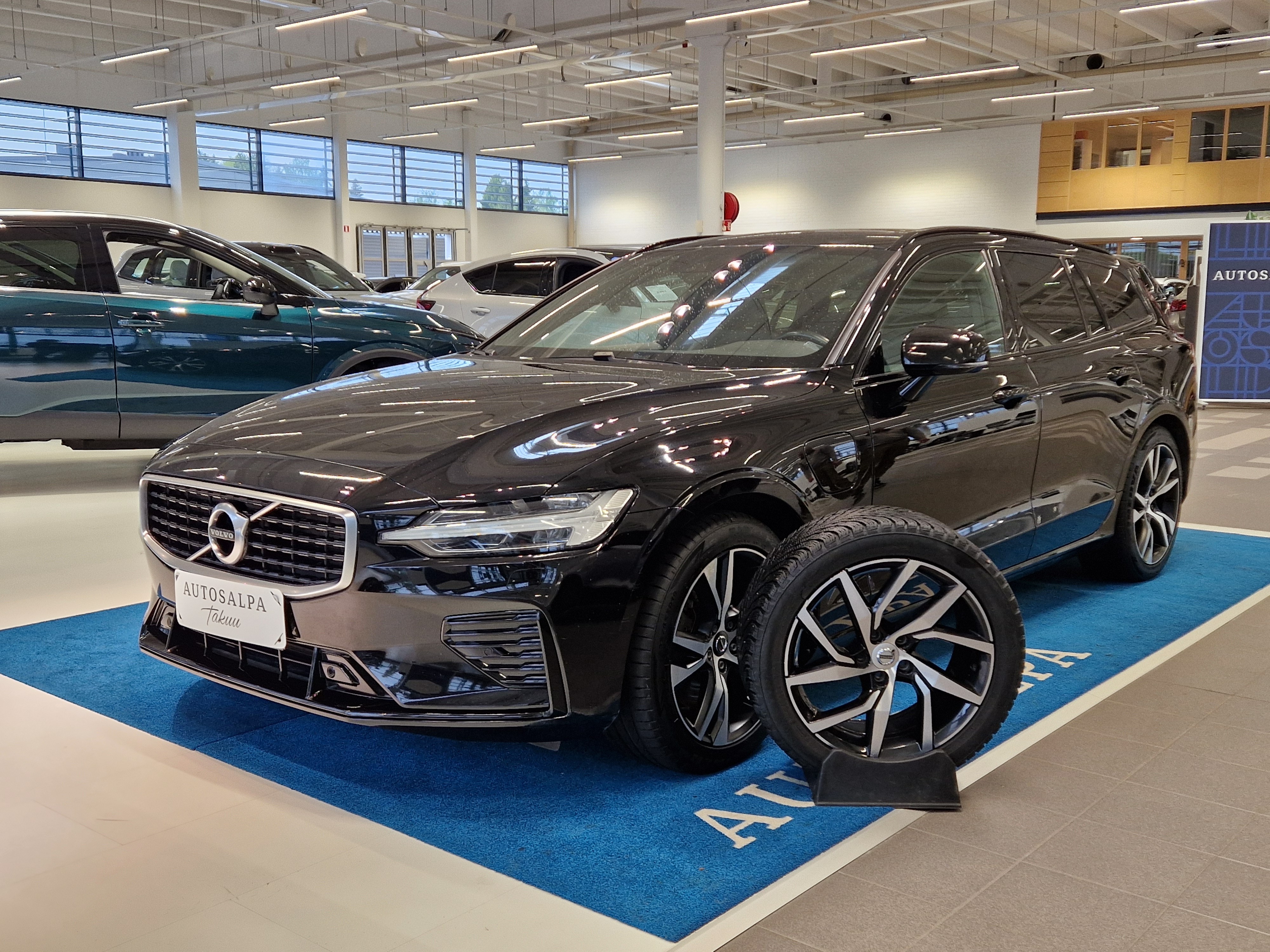 Volvo V60 2019, kuva 2/20