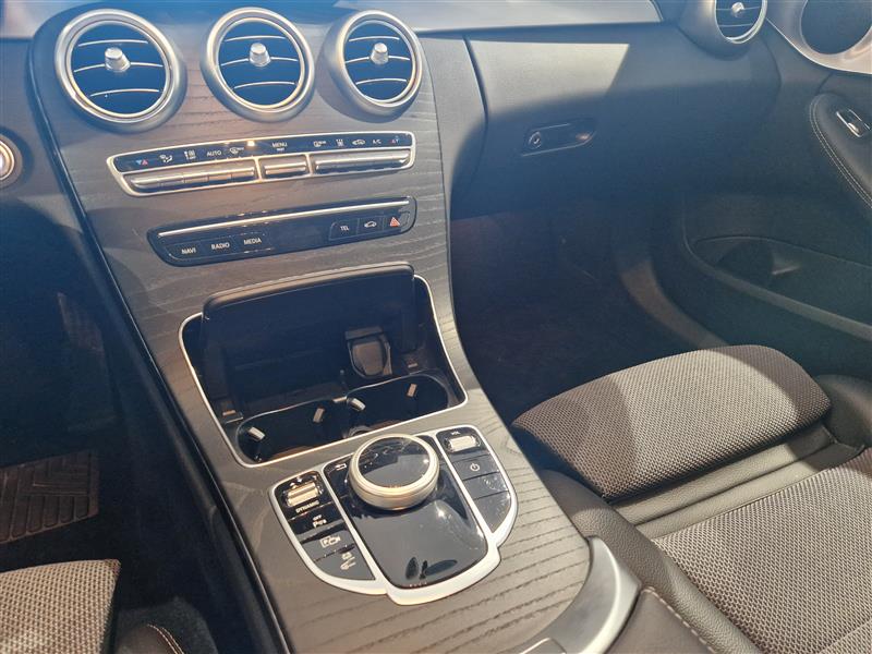 Mercedes-benz C 300 E 4MATIC A AVANTGARDE EQ. TAKUU 24KK/40TKM