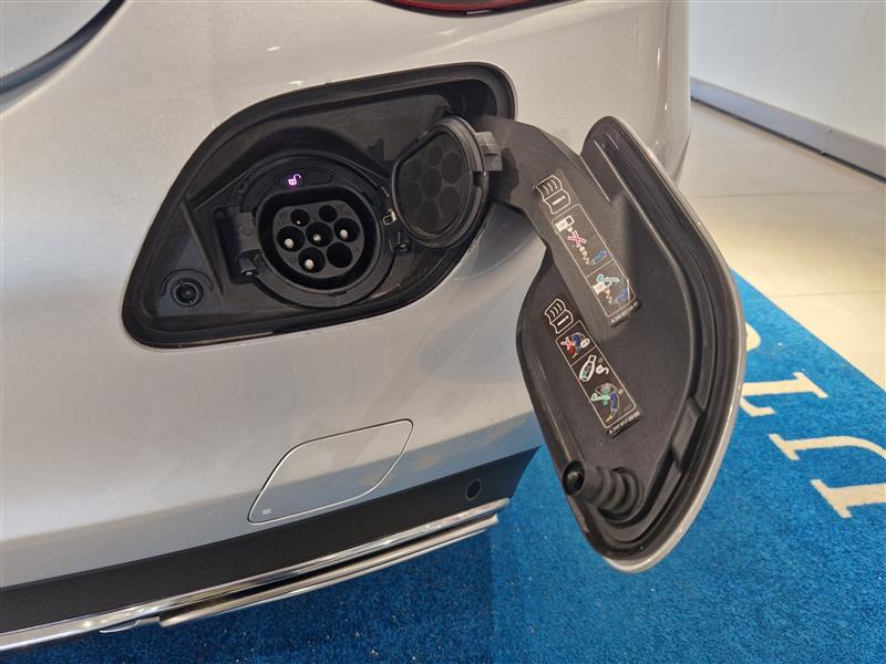 Mercedes-benz C 300 E 4MATIC A AVANTGARDE EQ. TAKUU 24KK/40TKM