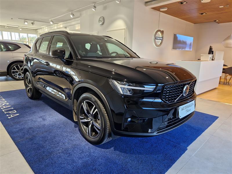 Volvo XC40 B3 MHEV Plus Dark DCT aut. 2023, bild 3/28