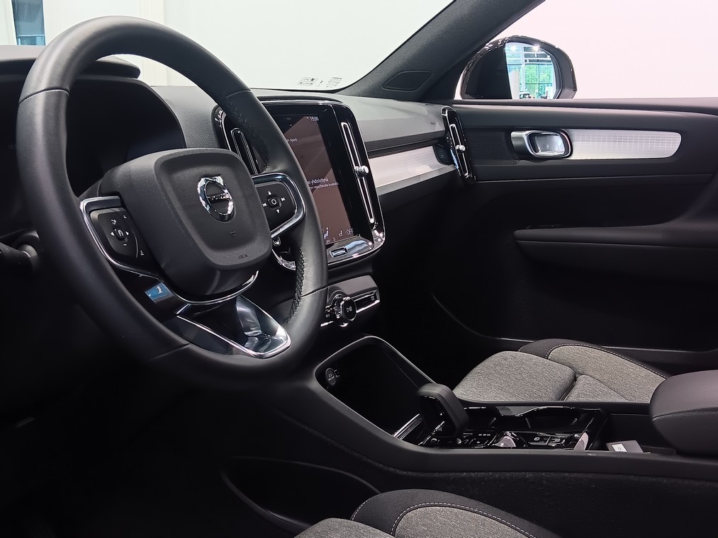 Volvo XC40 T4 TWE PLUS DARK AUT
