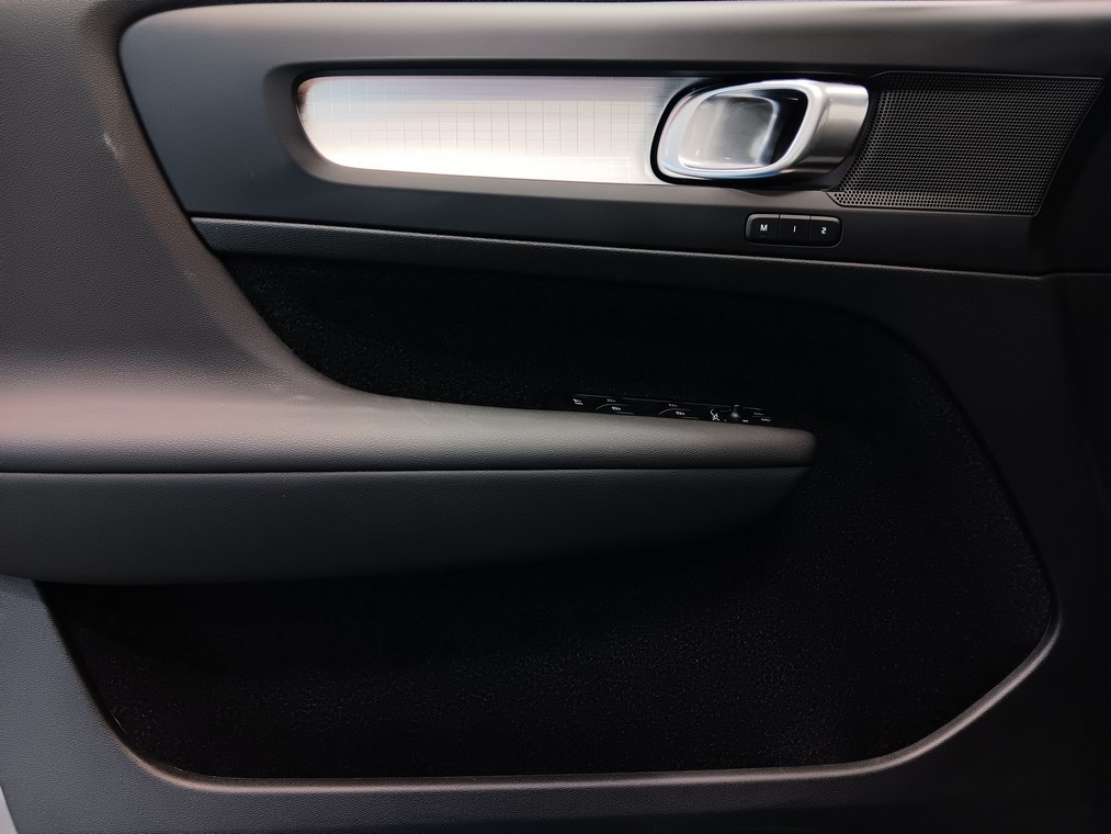 Volvo XC40 T4 TWE PLUS DARK AUT