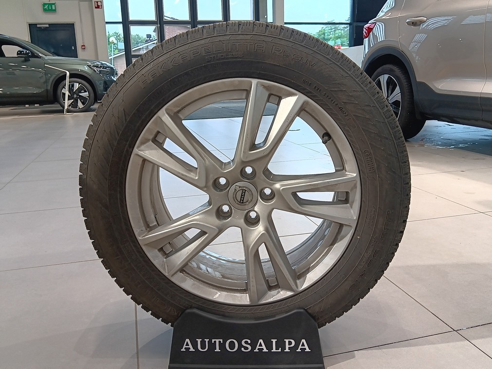 Volvo XC40 T4 TWE PLUS DARK AUT