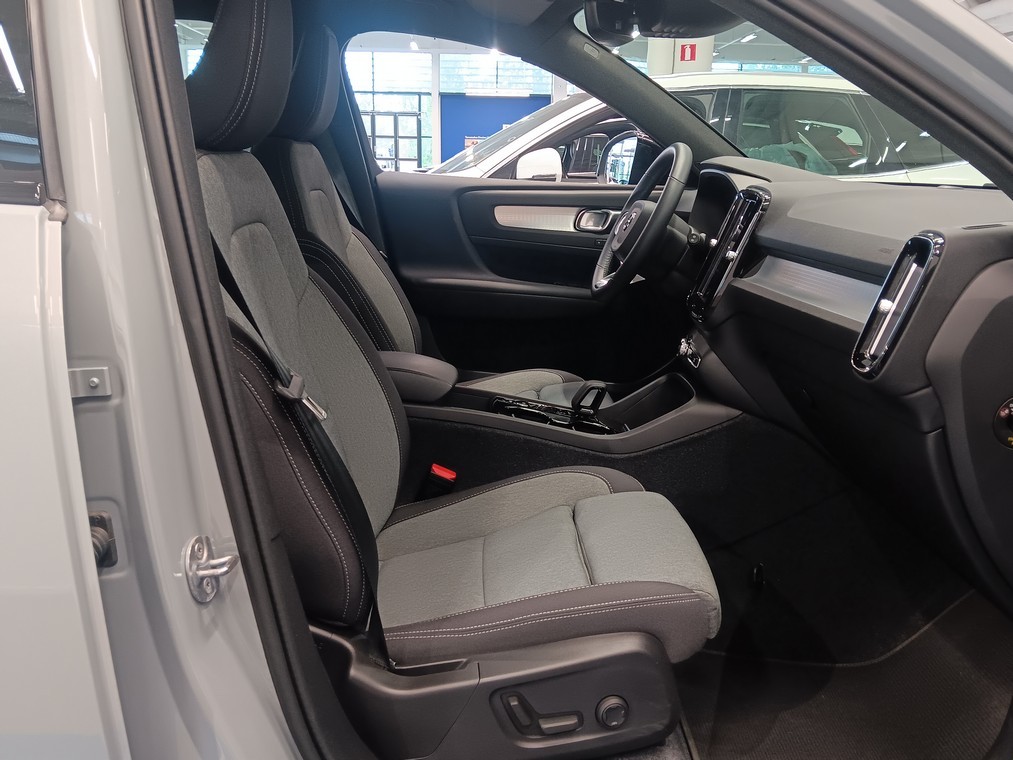 Volvo XC40 T4 TWE PLUS DARK AUT