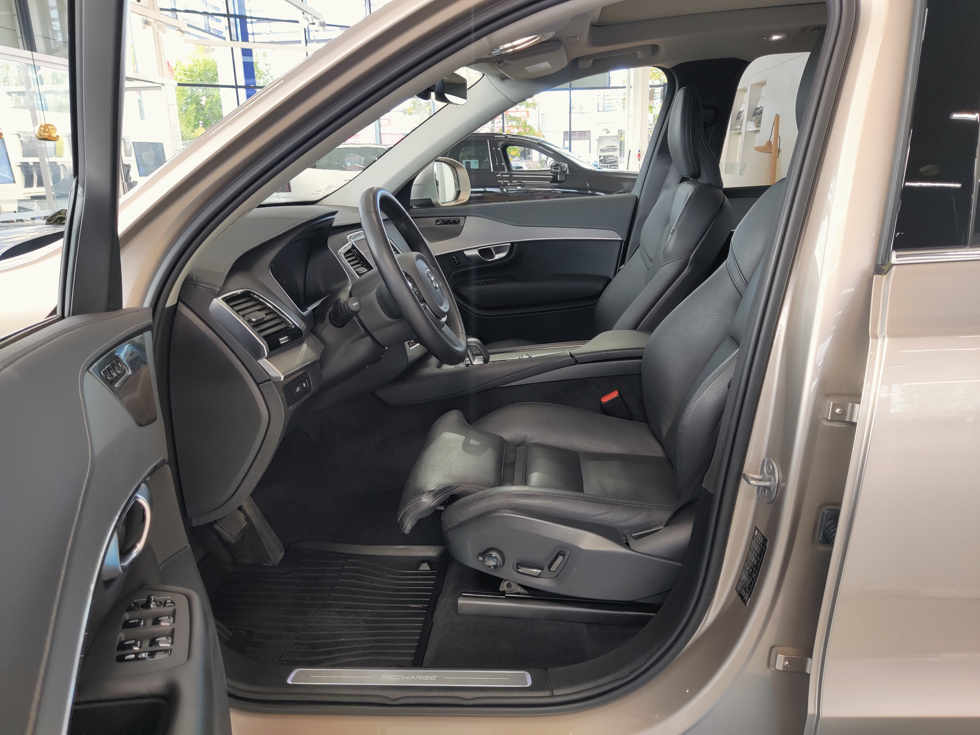 Volvo XC90 T8 AWD LONG RANGE ULTIMATE BRIGHT TAKUU 24KK/40TKM