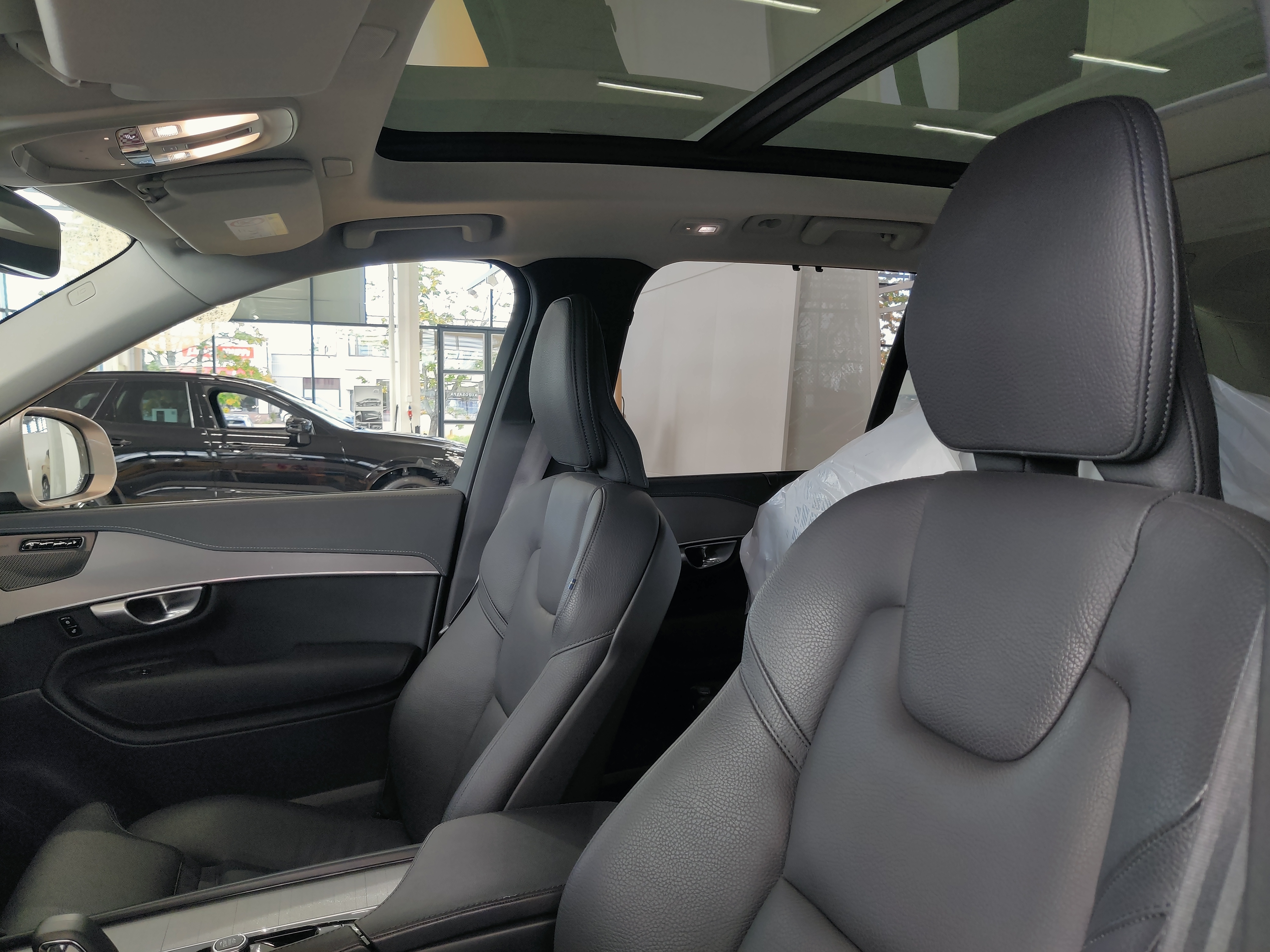 Volvo XC90 T8 AWD LONG RANGE ULTIMATE BRIGHT TAKUU 24KK/40TKM