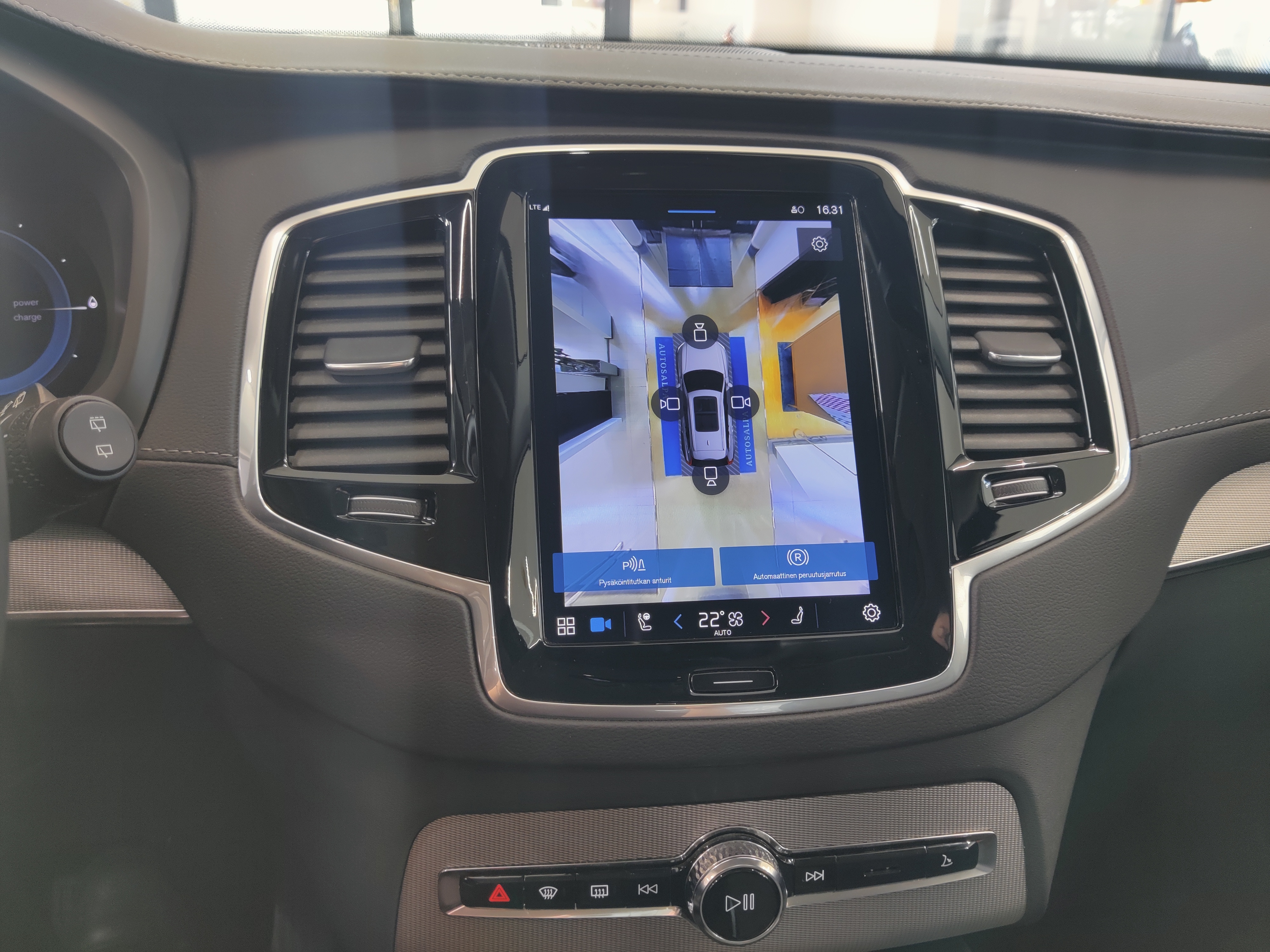 Volvo XC90 T8 AWD LONG RANGE ULTIMATE BRIGHT TAKUU 24KK/40TKM