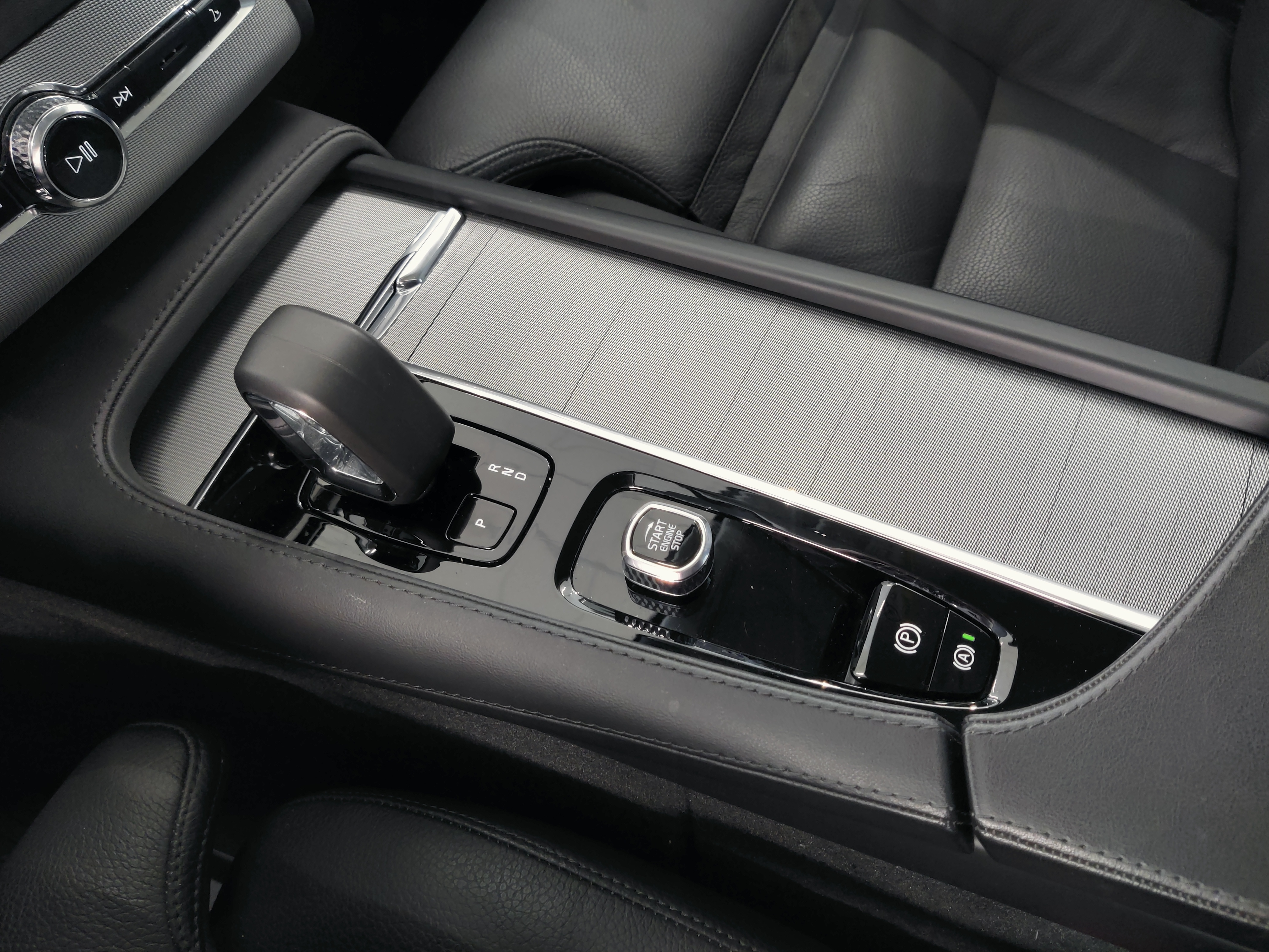 Volvo XC90 T8 AWD LONG RANGE ULTIMATE BRIGHT AUT TAKUU 24KK/4