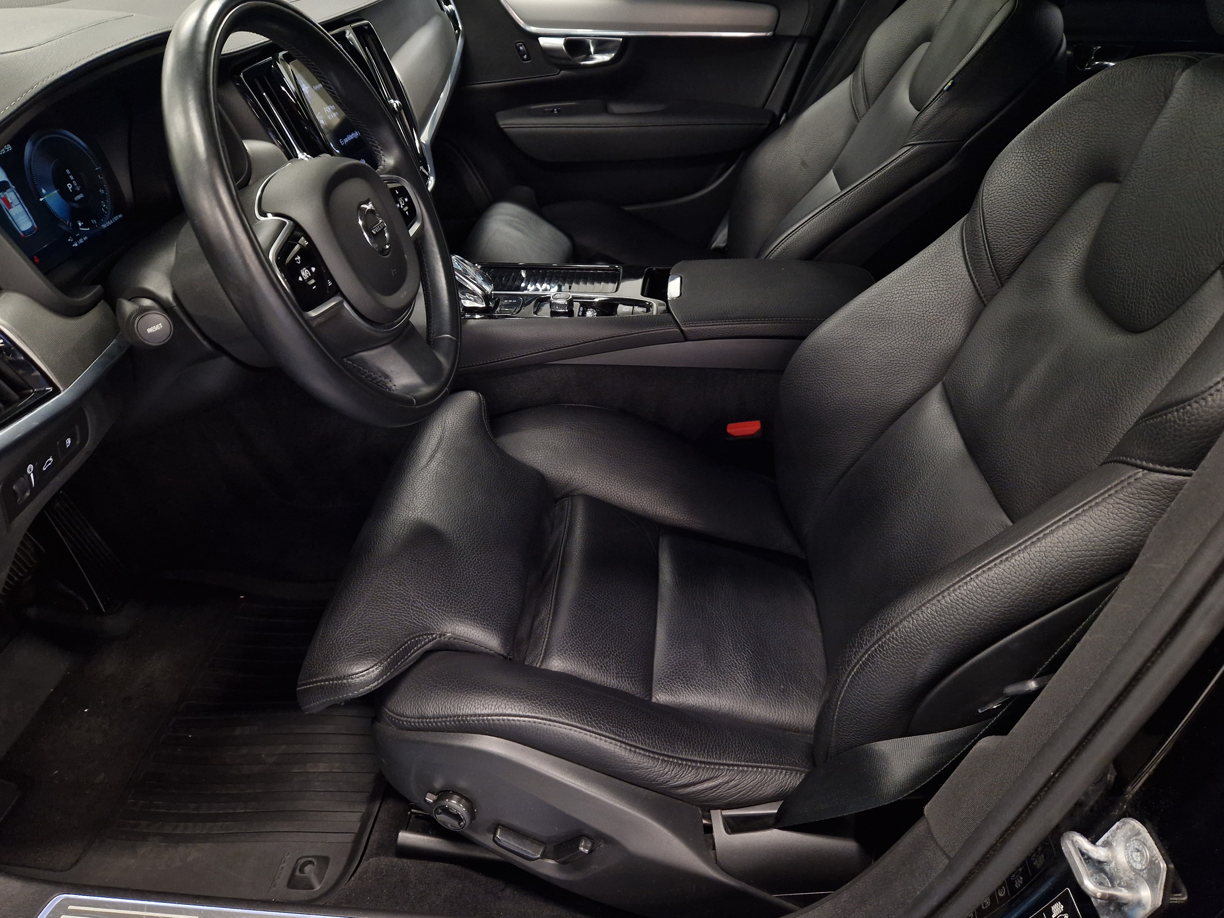 Volvo V90 T8 TWE AWD INSCRIPTION AUT TAKUU 24KK/40TKM