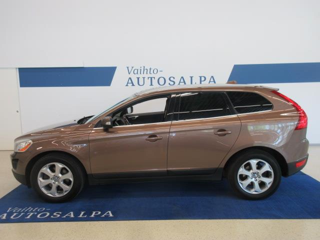 Volvo XC60 2,4D AWD SUMMUM AUT