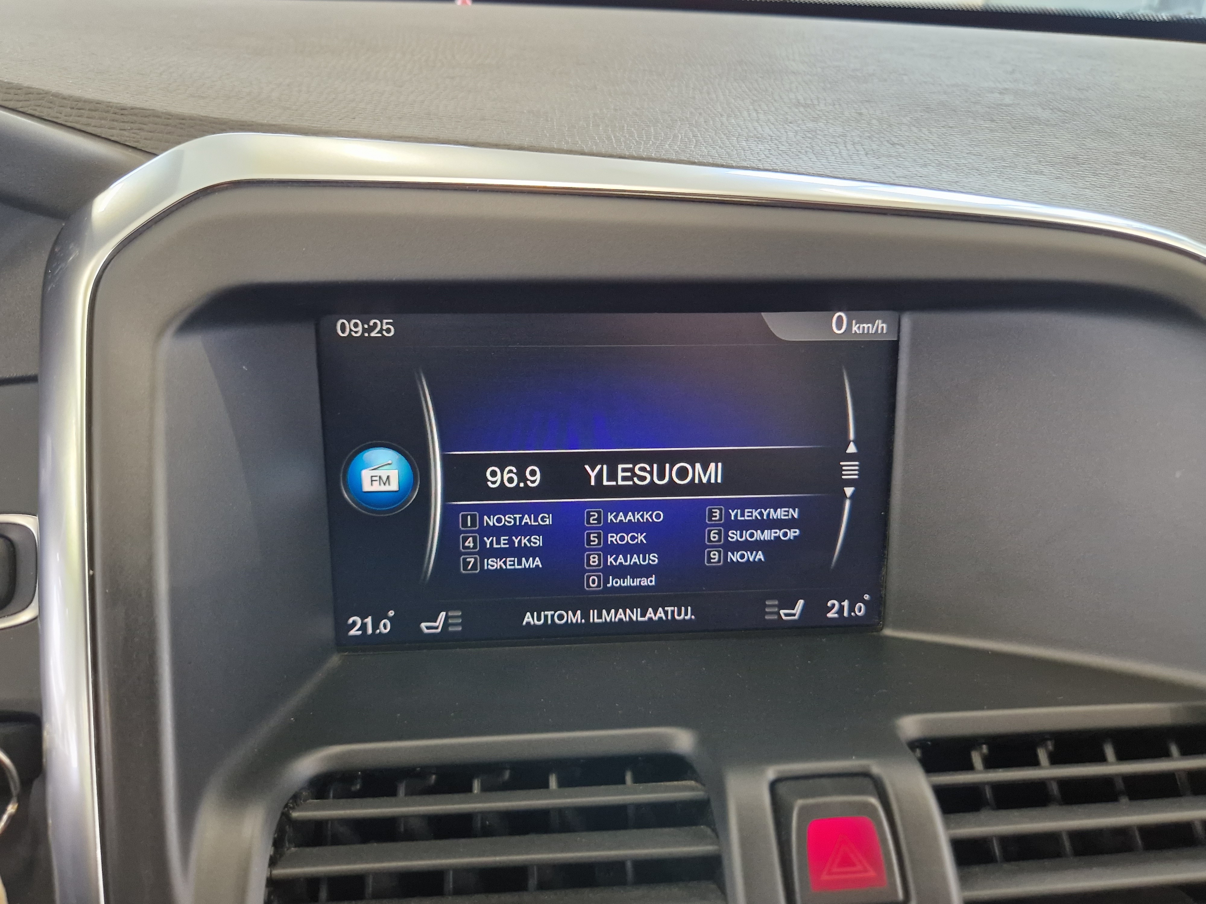 Volvo XC60 D4 BUSINESS CLASSIC R-DESIGN AUT