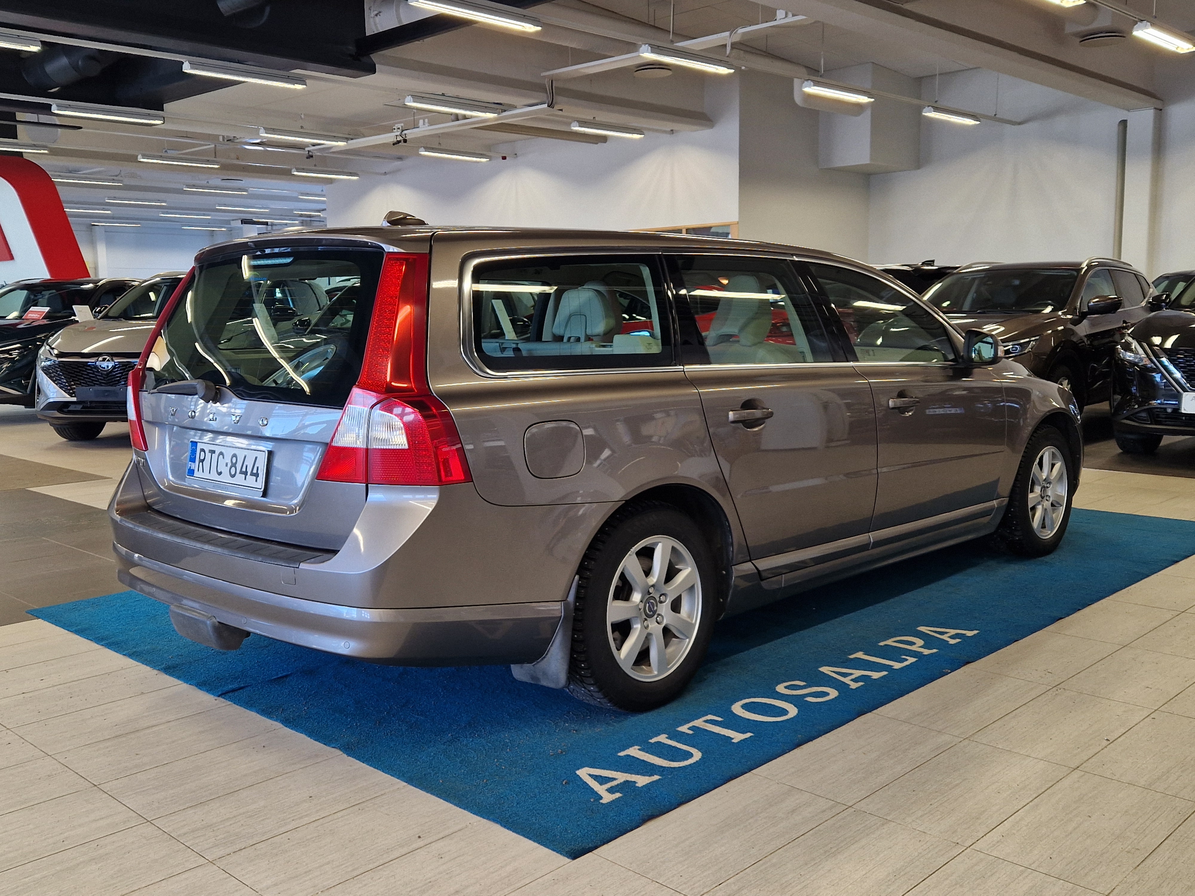 Volvo V70 D3 MOMENTUM AUT.
