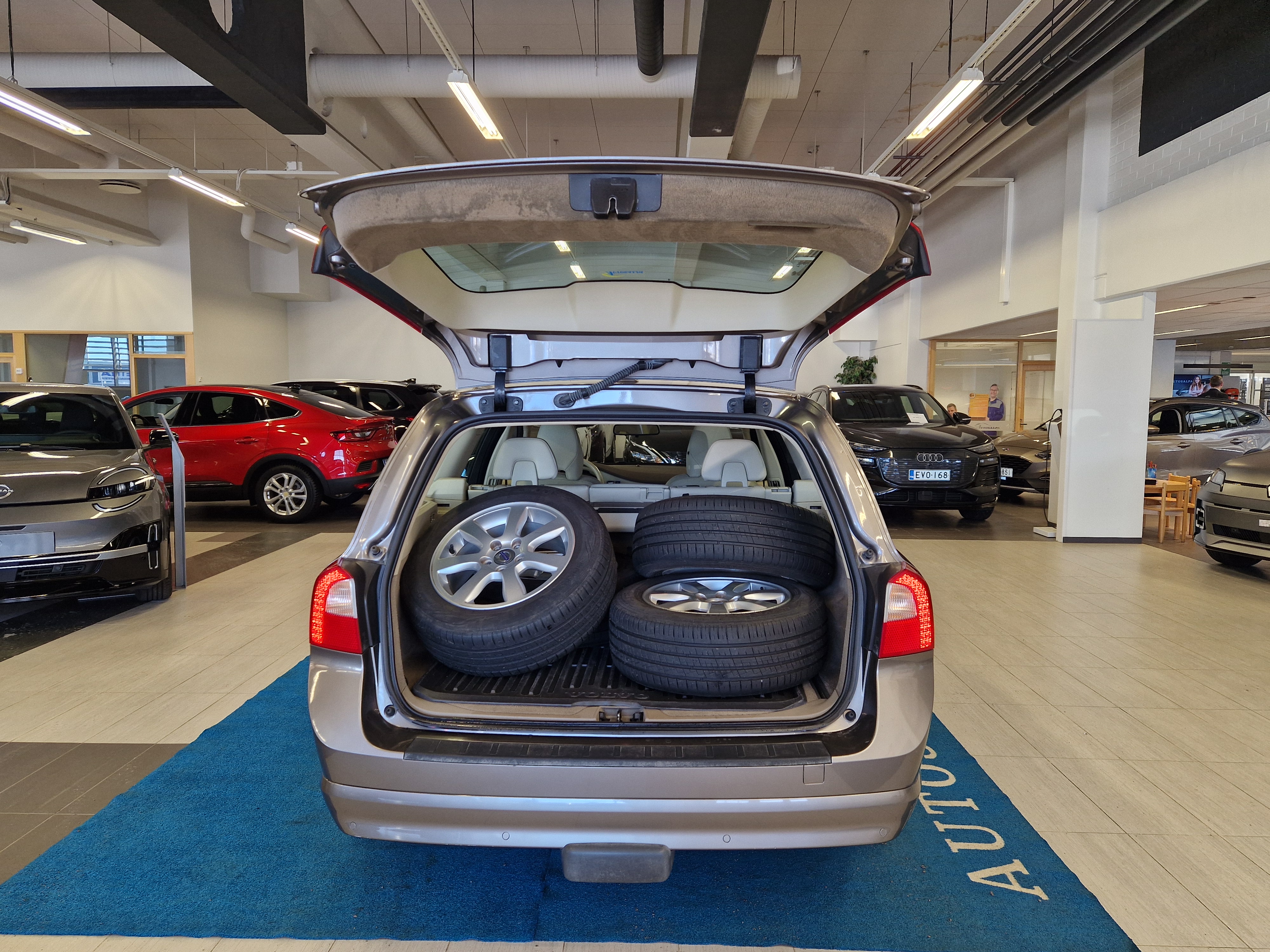 Volvo V70 D3 MOMENTUM AUT.