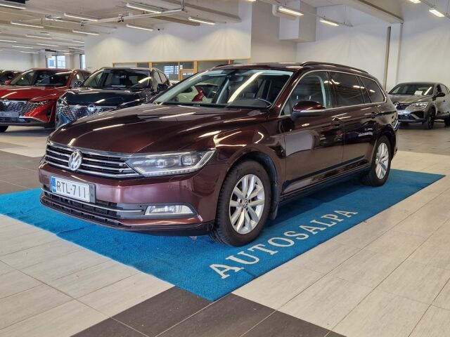 volkswagen PASSAT VARIANT FOOTBALL EDITION 1,6 TDI 88 KW (120 HV).DS