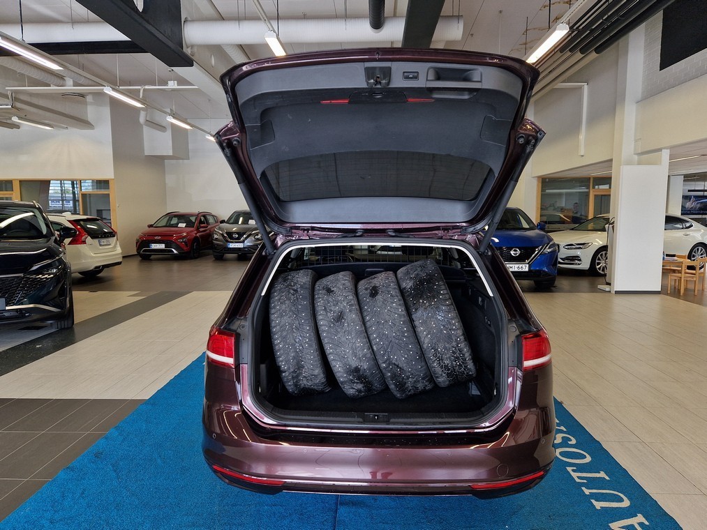 Volkswagen PASSAT VARIANT FOOTBALL EDITION 1,6 TDI 88 KW (120 HV).DS