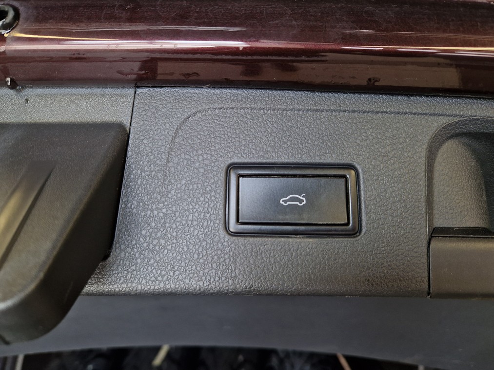 Volkswagen PASSAT VARIANT FOOTBALL EDITION 1,6 TDI 88 KW (120 HV).DS