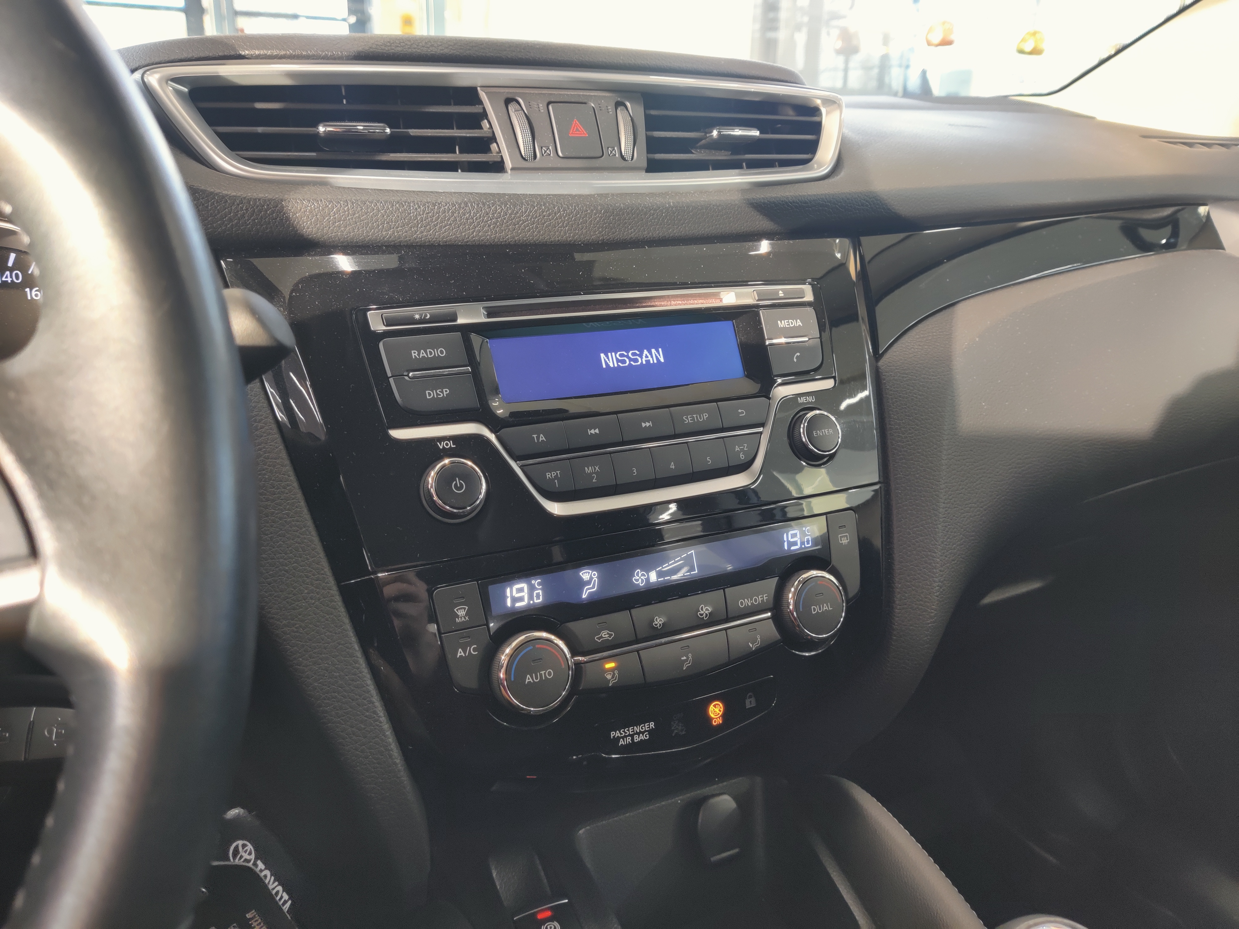 Nissan QASHQAI DIG-T 115 ACENTA 2WD 6M/T