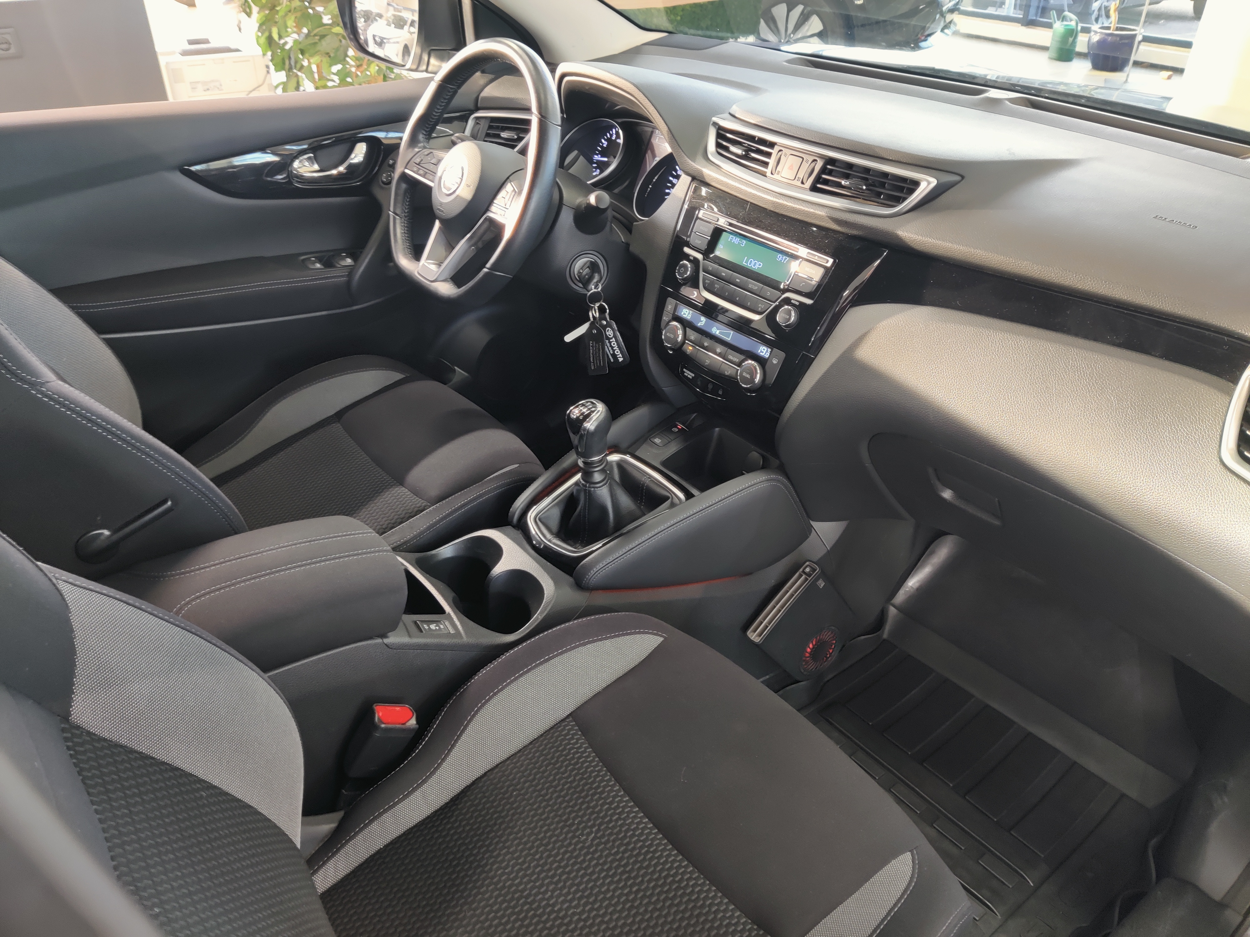 Nissan QASHQAI DIG-T 115 ACENTA 2WD 6M/T