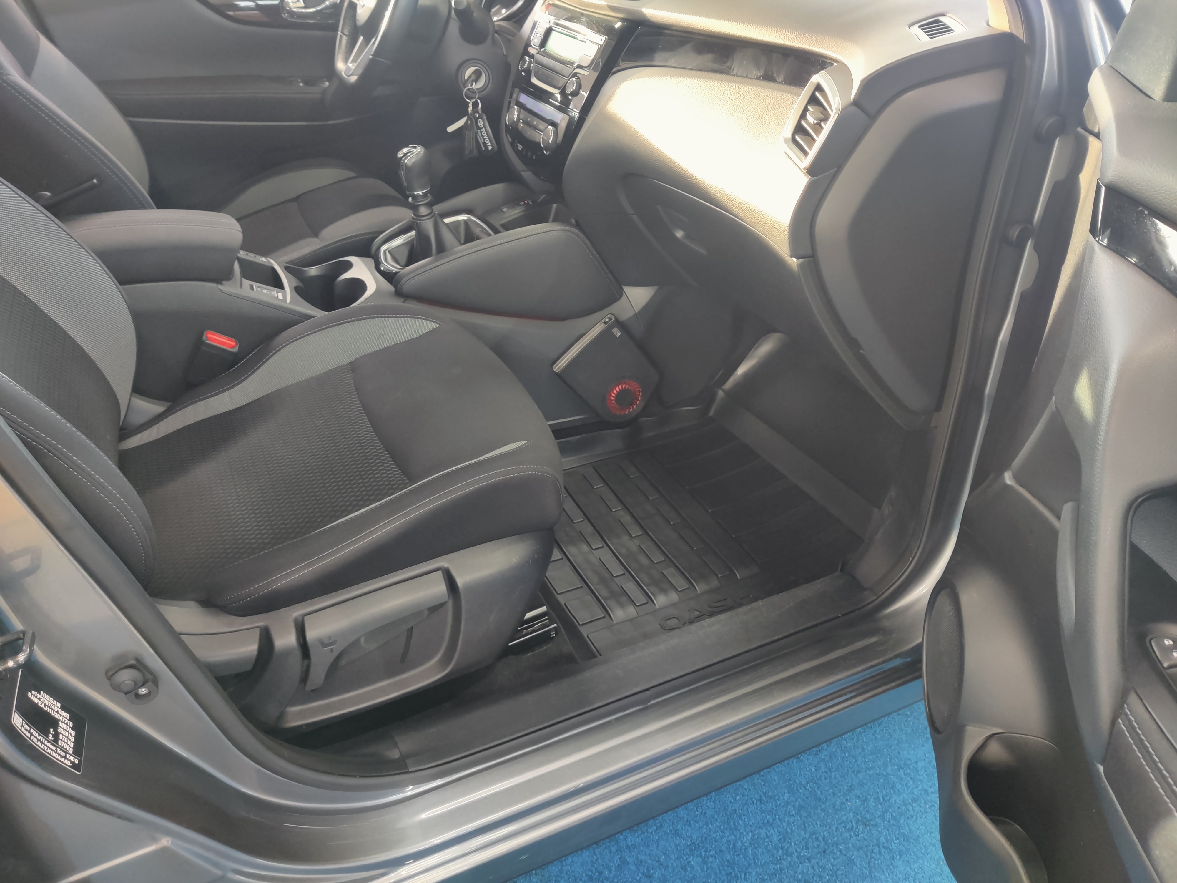 Nissan QASHQAI DIG-T 115 ACENTA 2WD 6M/T