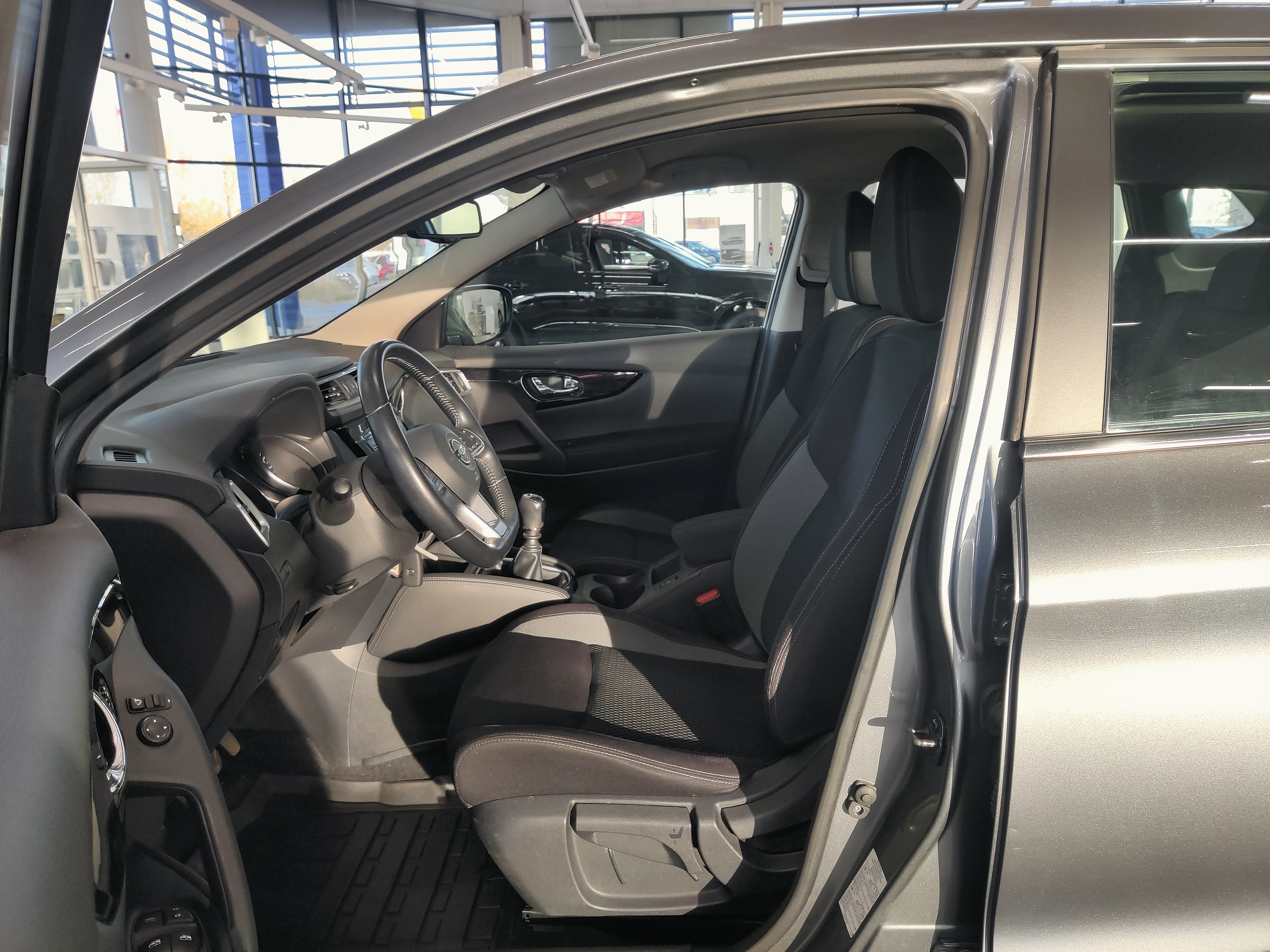 Nissan QASHQAI DIG-T 115 ACENTA 2WD 6M/T