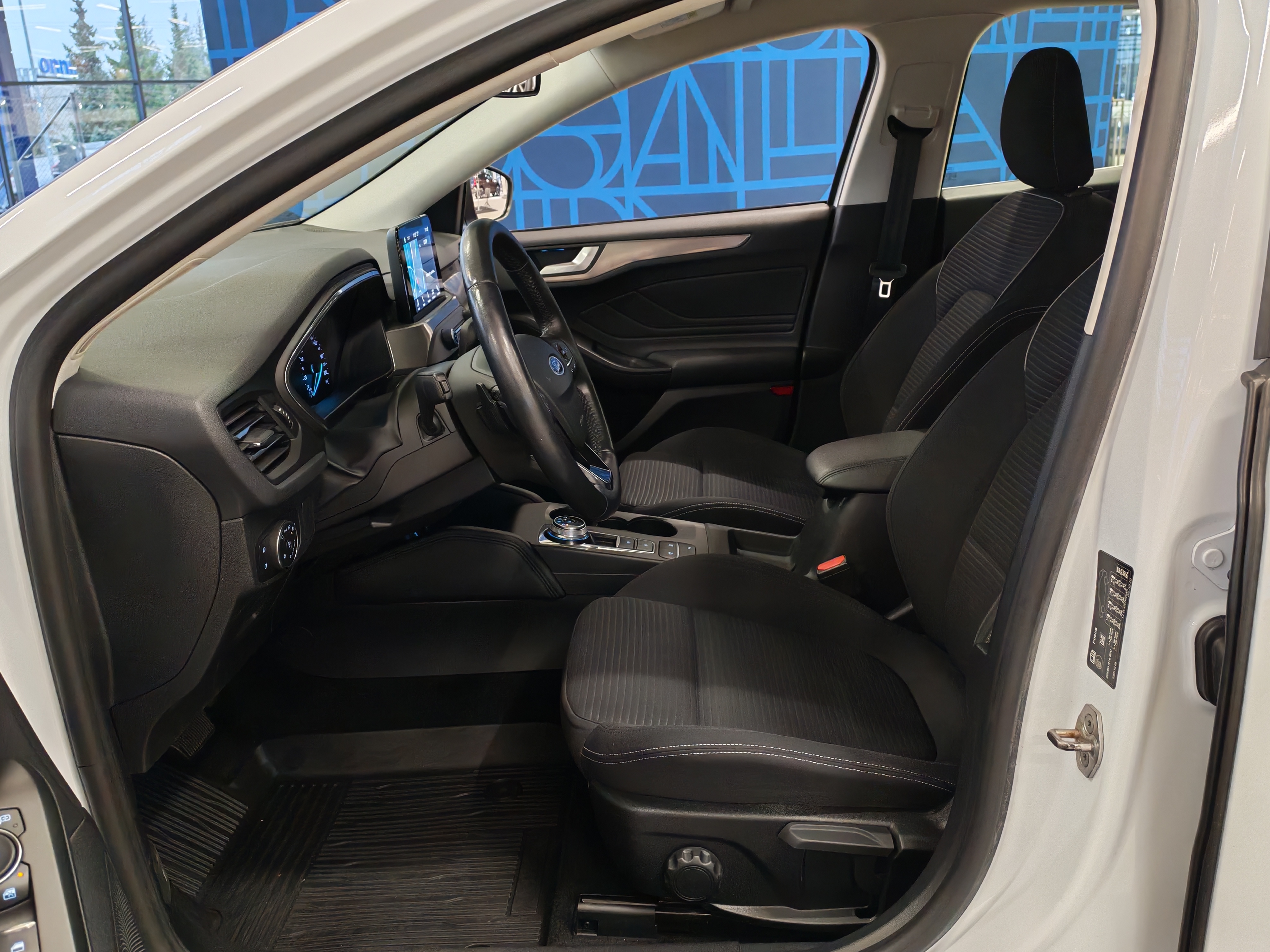 Ford FOCUS 1,5 TDCI ECOBLUE 120HV A8 TITANIUM WAGON