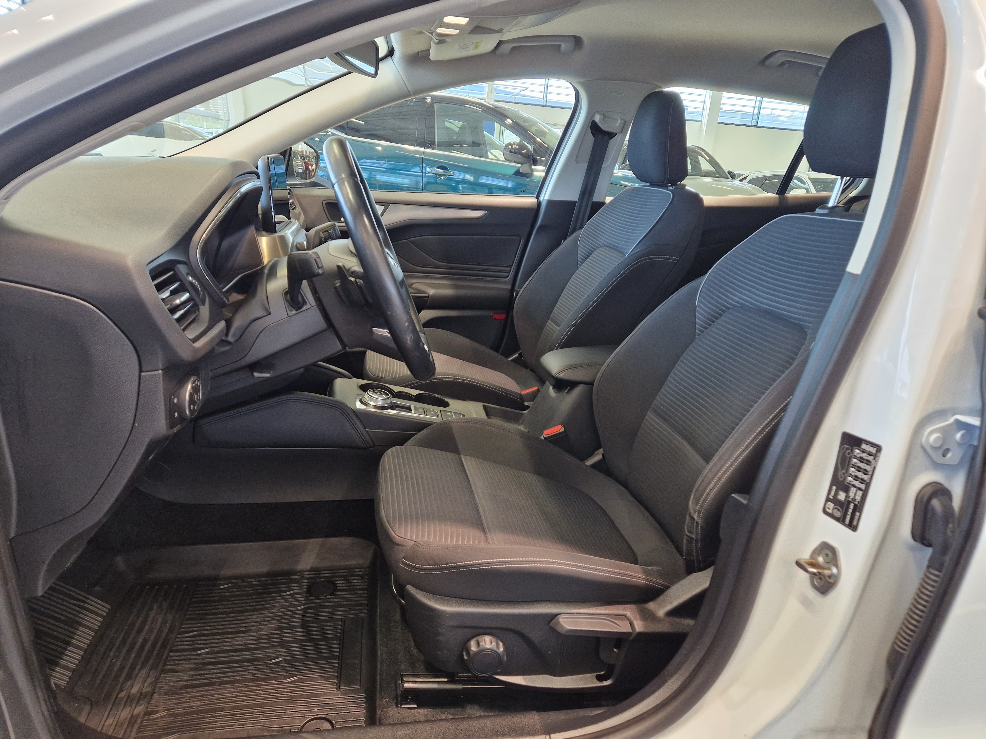 Ford FOCUS 1,5 TDCI ECOBLUE 120HV A8 TITANIUM WAGON