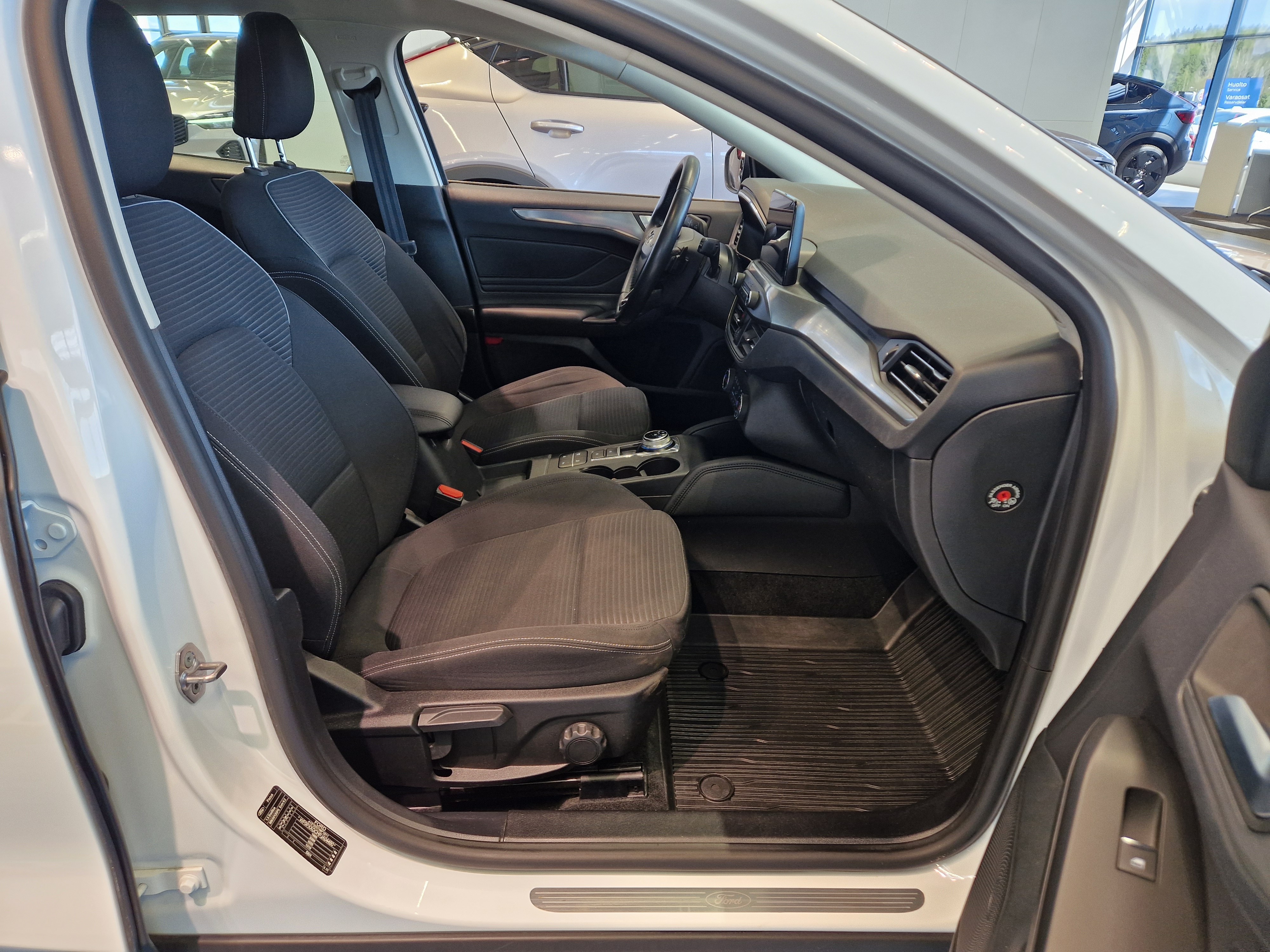 Ford FOCUS 1,5 TDCI ECOBLUE 120HV A8 TITANIUM WAGON