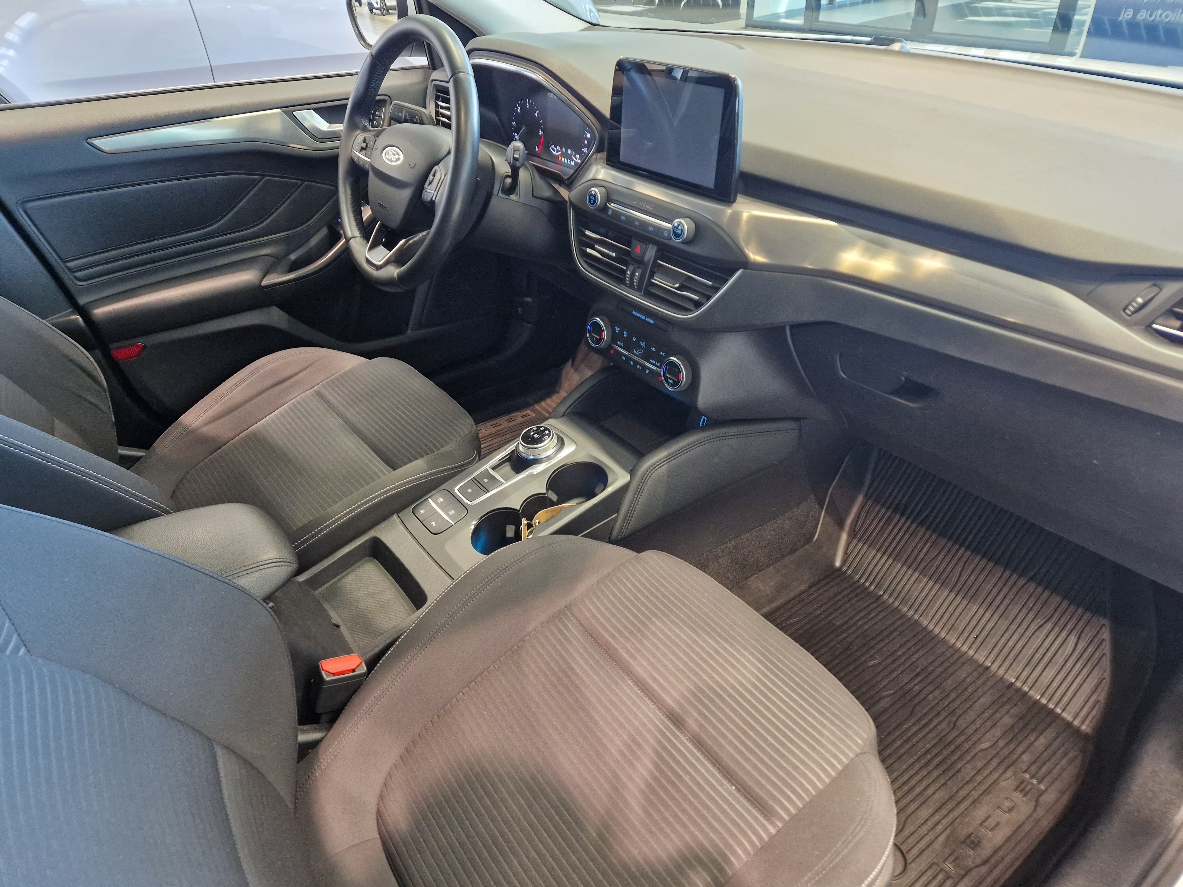 Ford FOCUS 1,5 TDCI ECOBLUE 120HV A8 TITANIUM WAGON