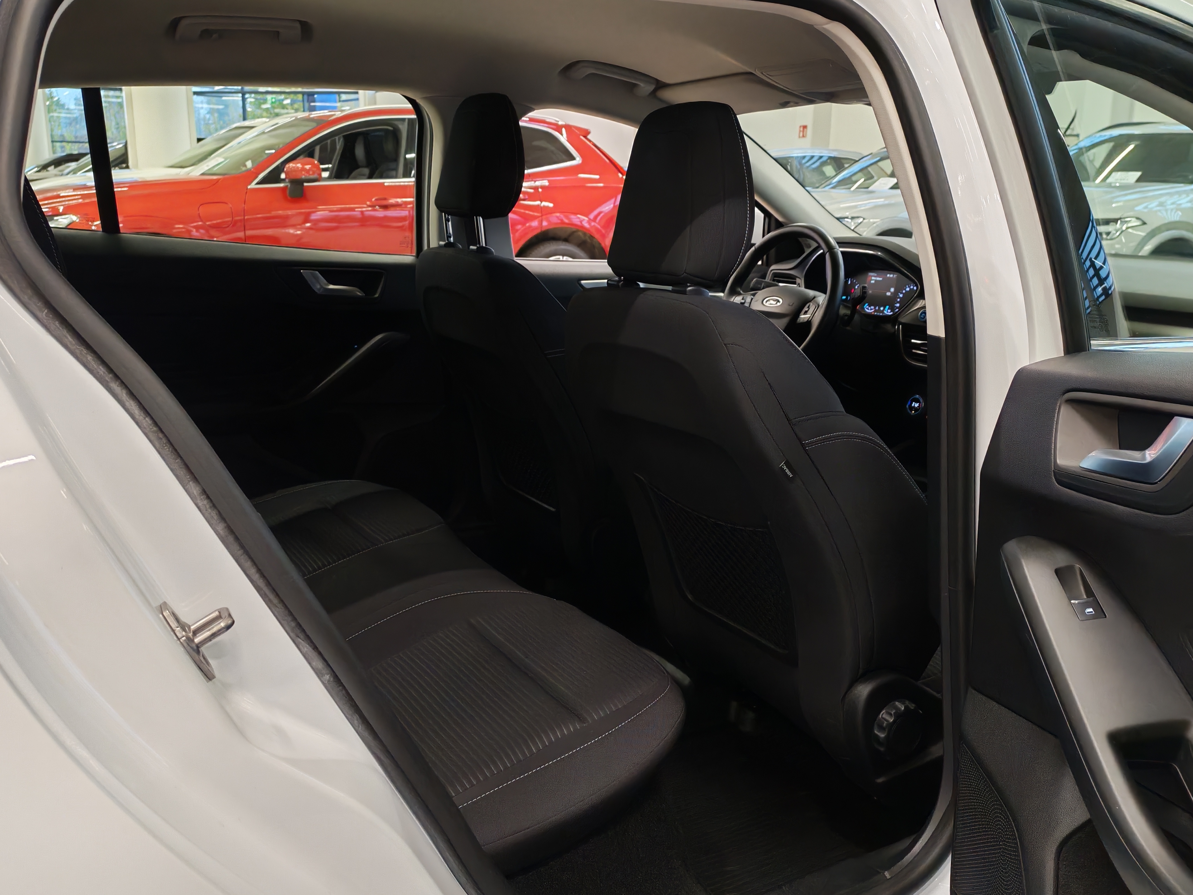 Ford FOCUS 1,5 TDCI ECOBLUE 120HV A8 TITANIUM WAGON